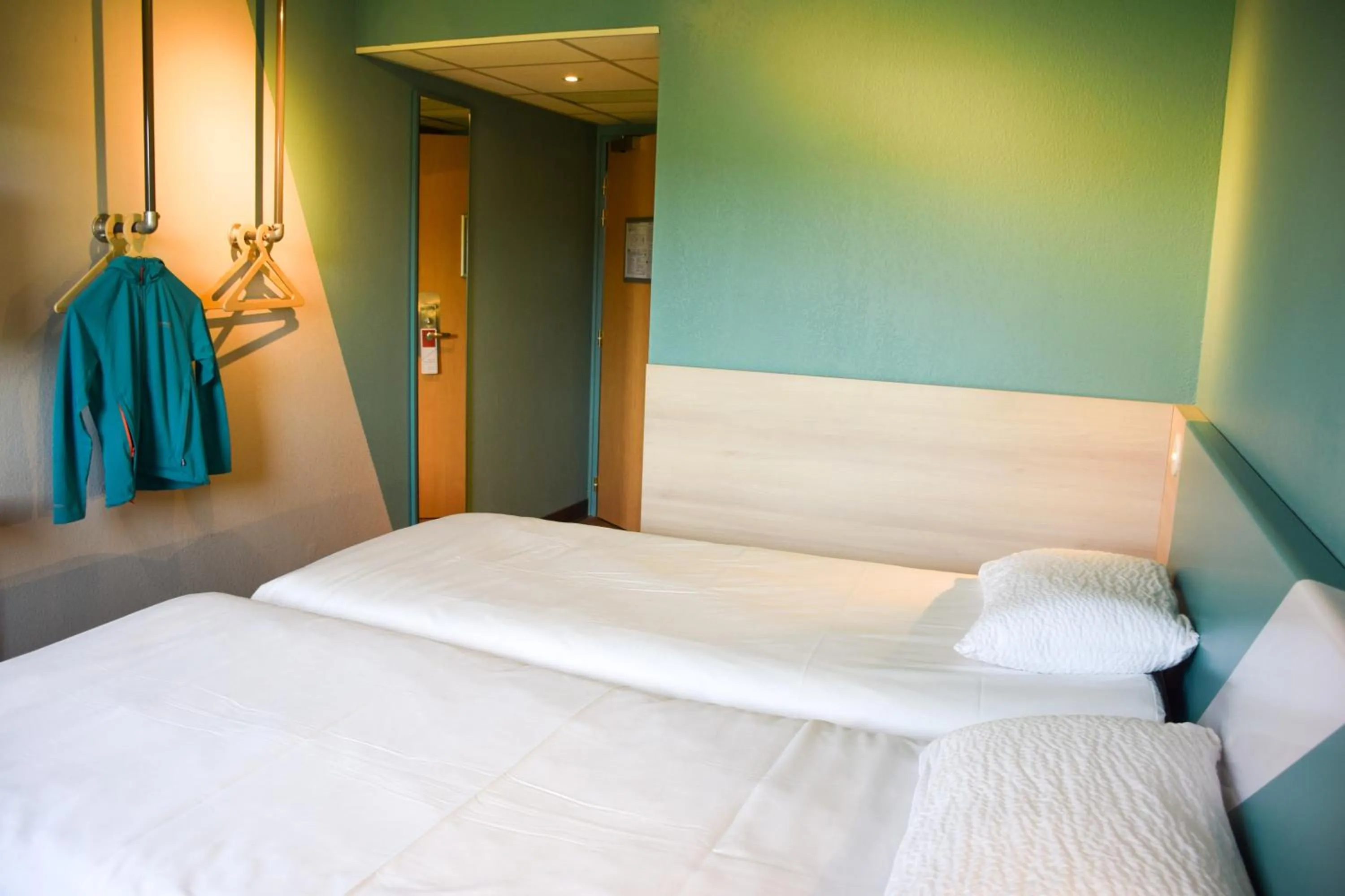 Photo of the whole room, Bed in ibis Budget Millau Viaduc