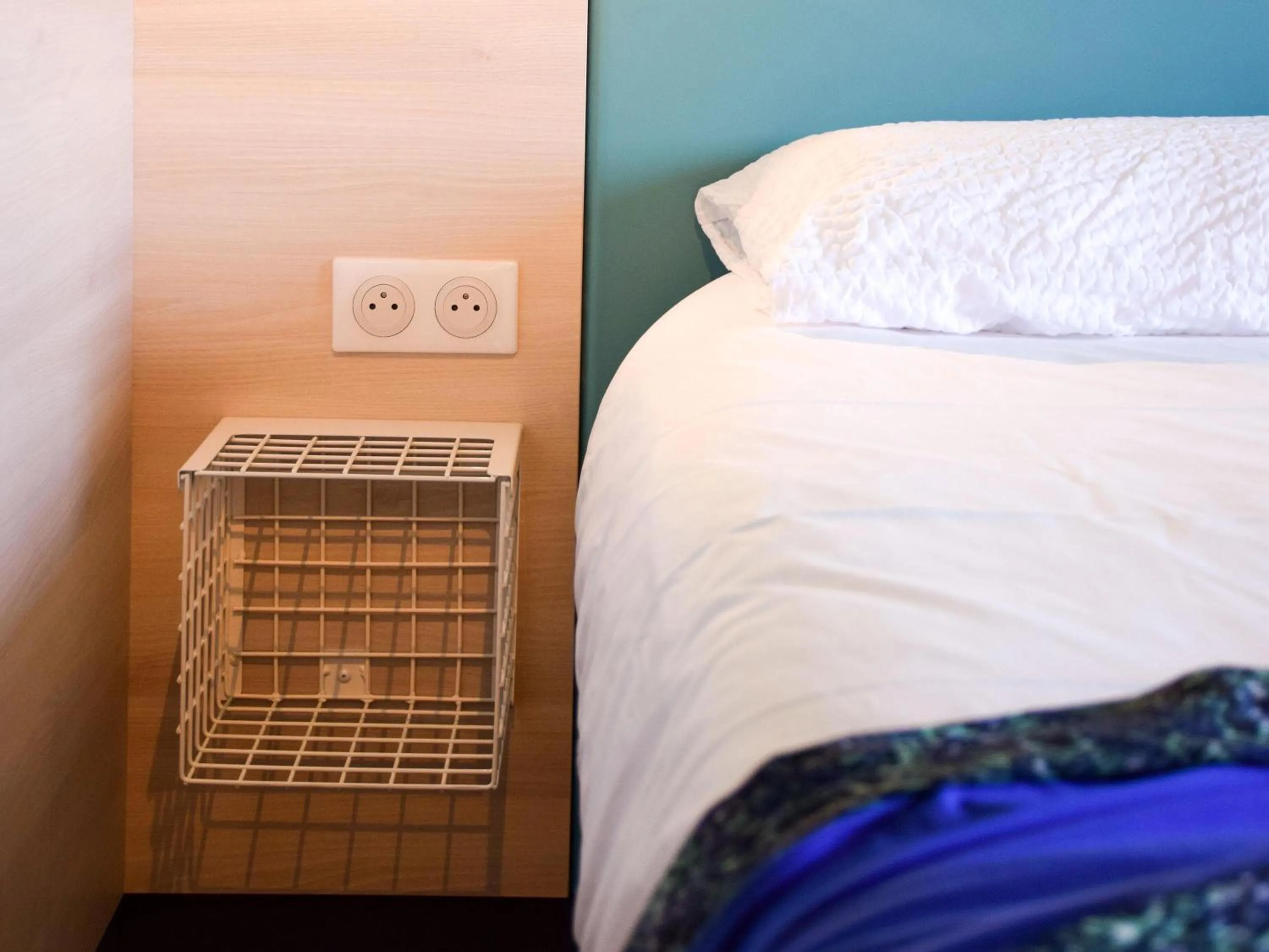 Bedroom, Bed in ibis Budget Millau Viaduc