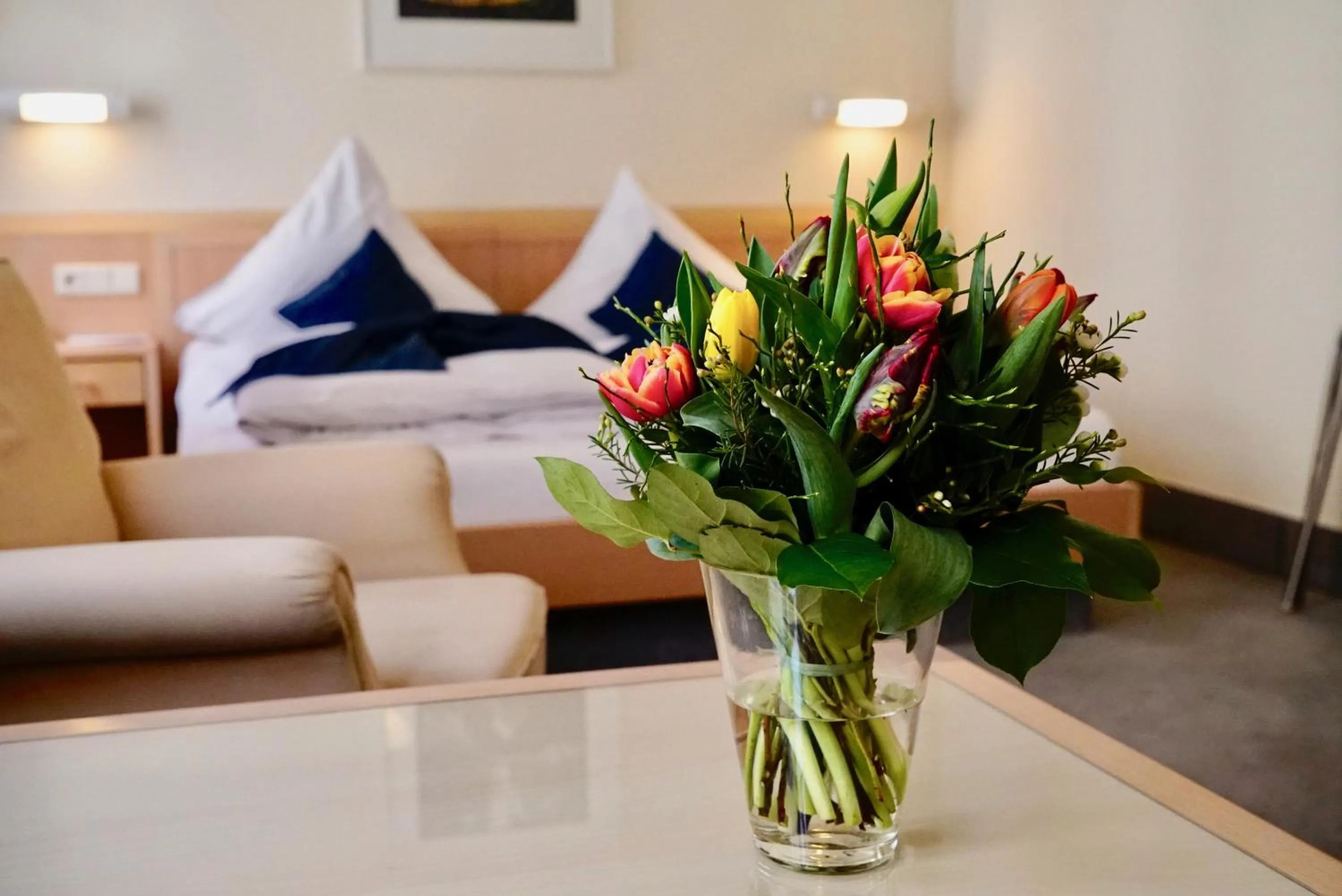 Living room, Bed in Hotel Alte Post