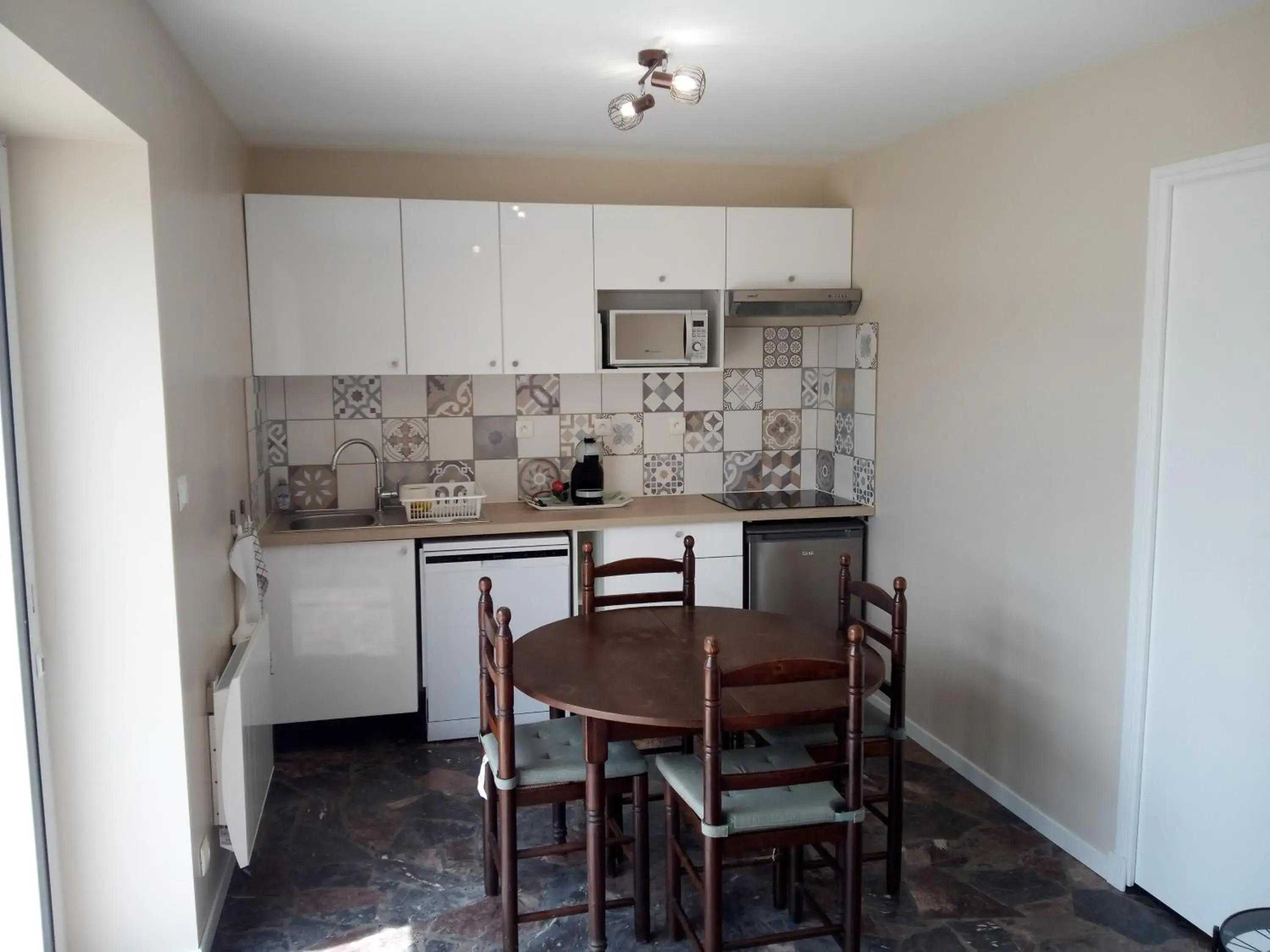 Apartment - Ground Floor in R & C - Room & Calm Apartment - Ground Floor in R & C - Room & Calm