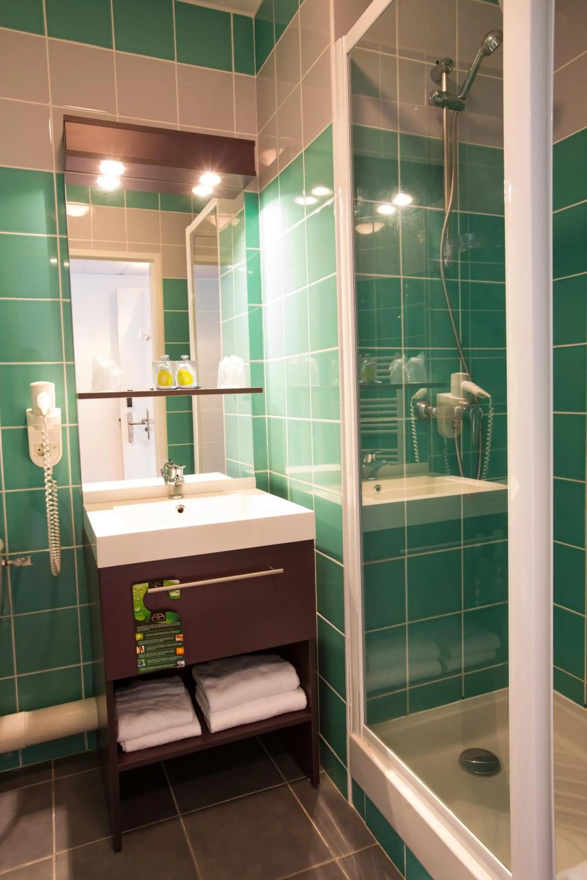 Bathroom in All Suites Le Teich – Bassin d’Arcachon