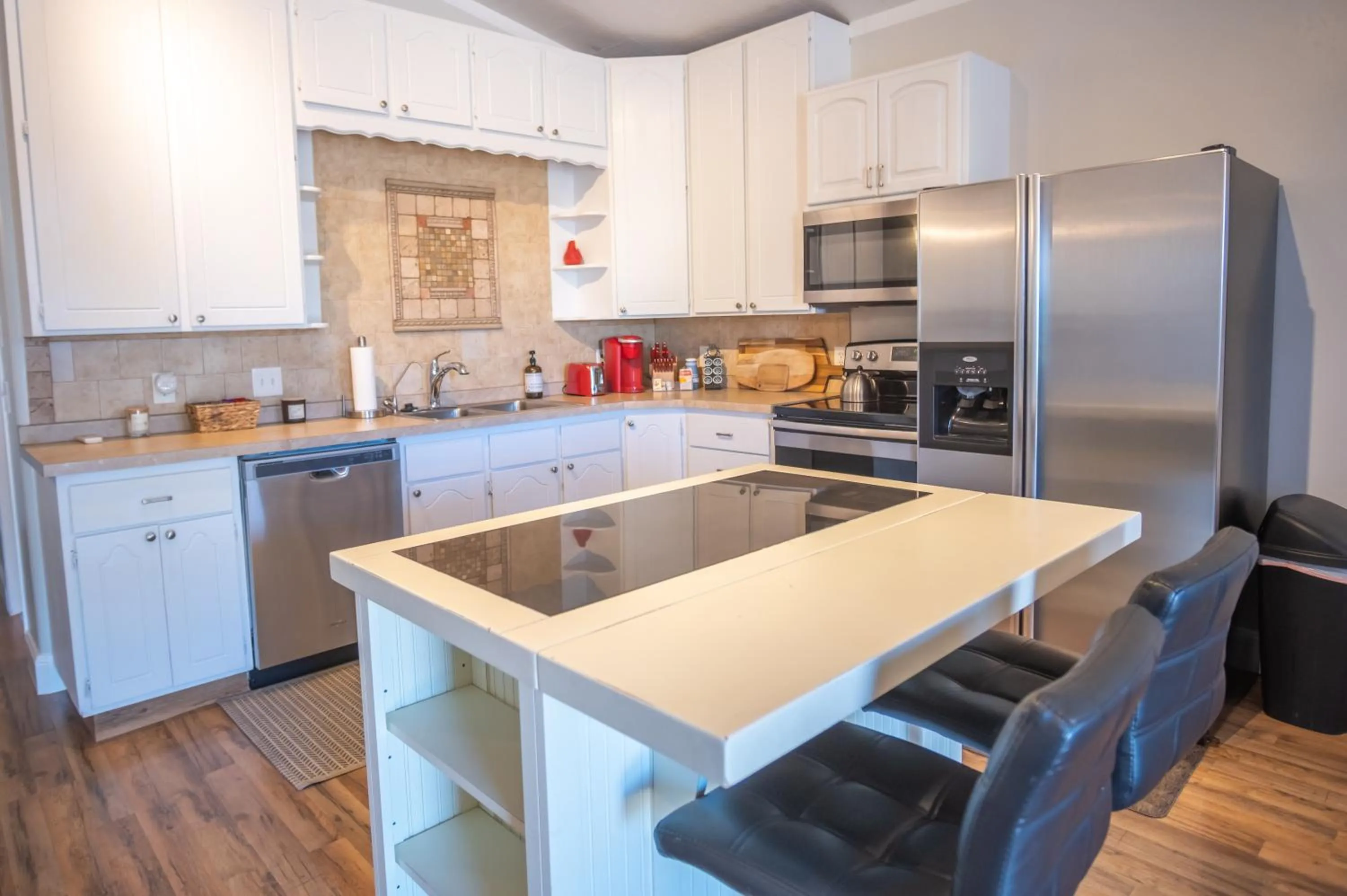 Kitchen or kitchenette in South Zion Inn and Suites