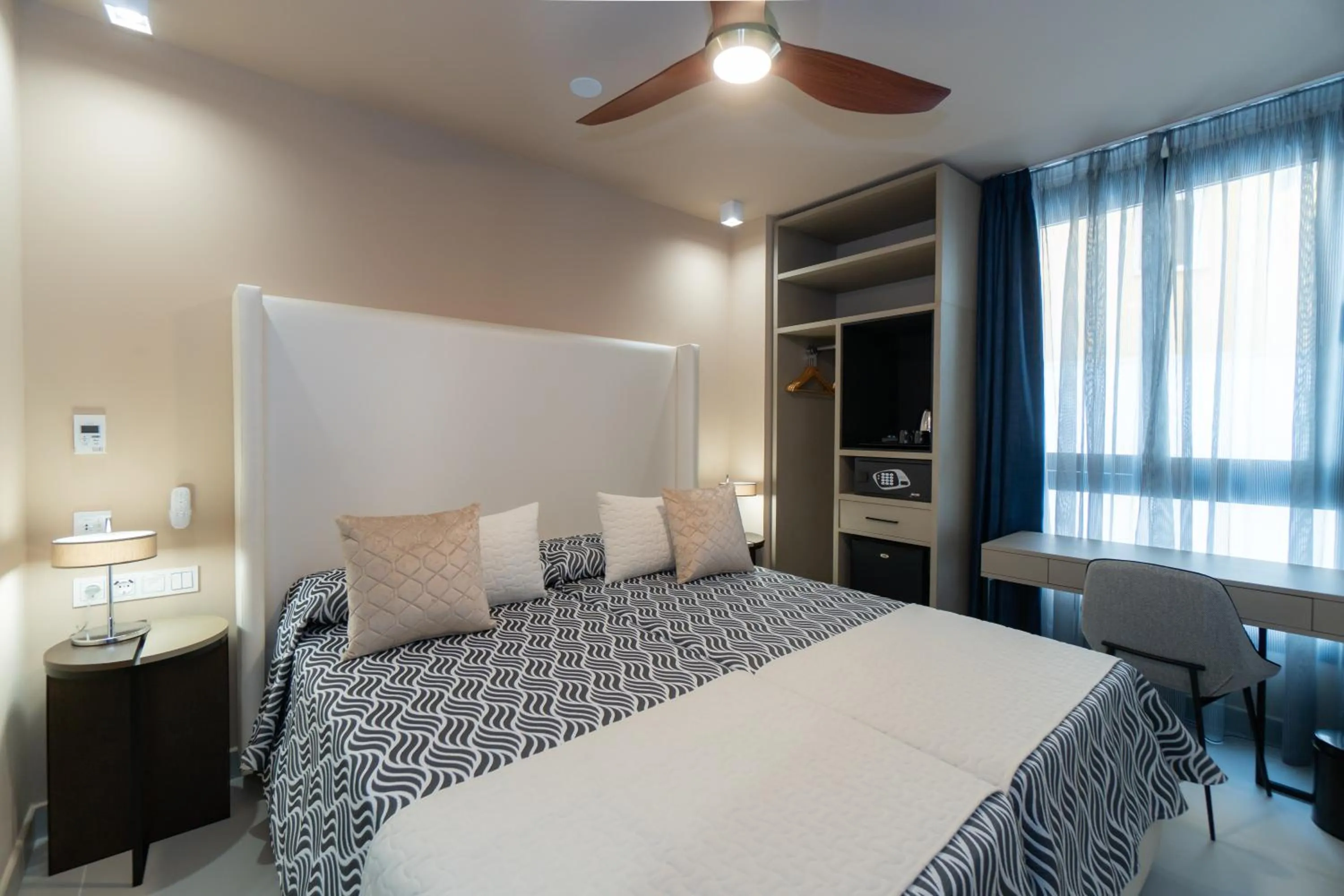 Bed in Hotel Perla del Sur