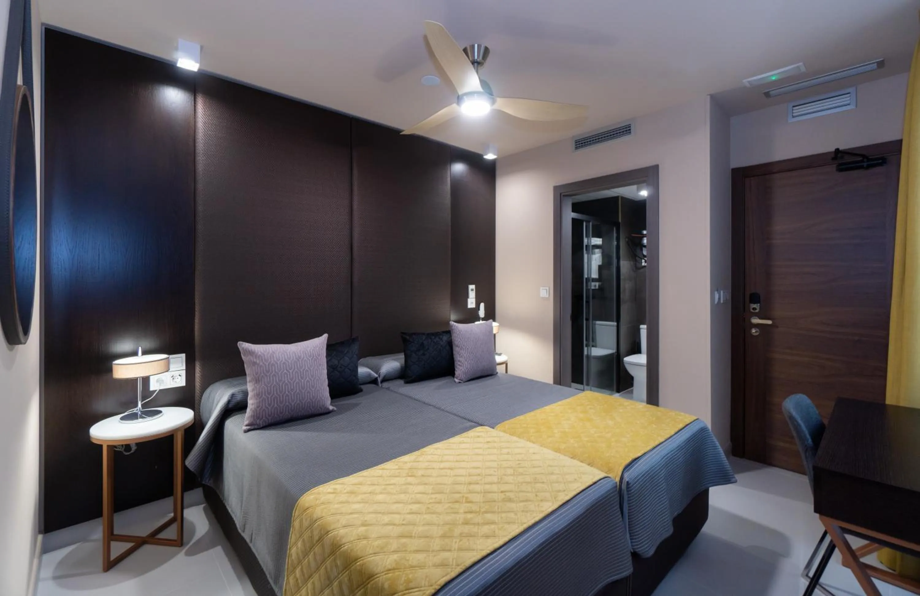 Bed in Hotel Perla del Sur