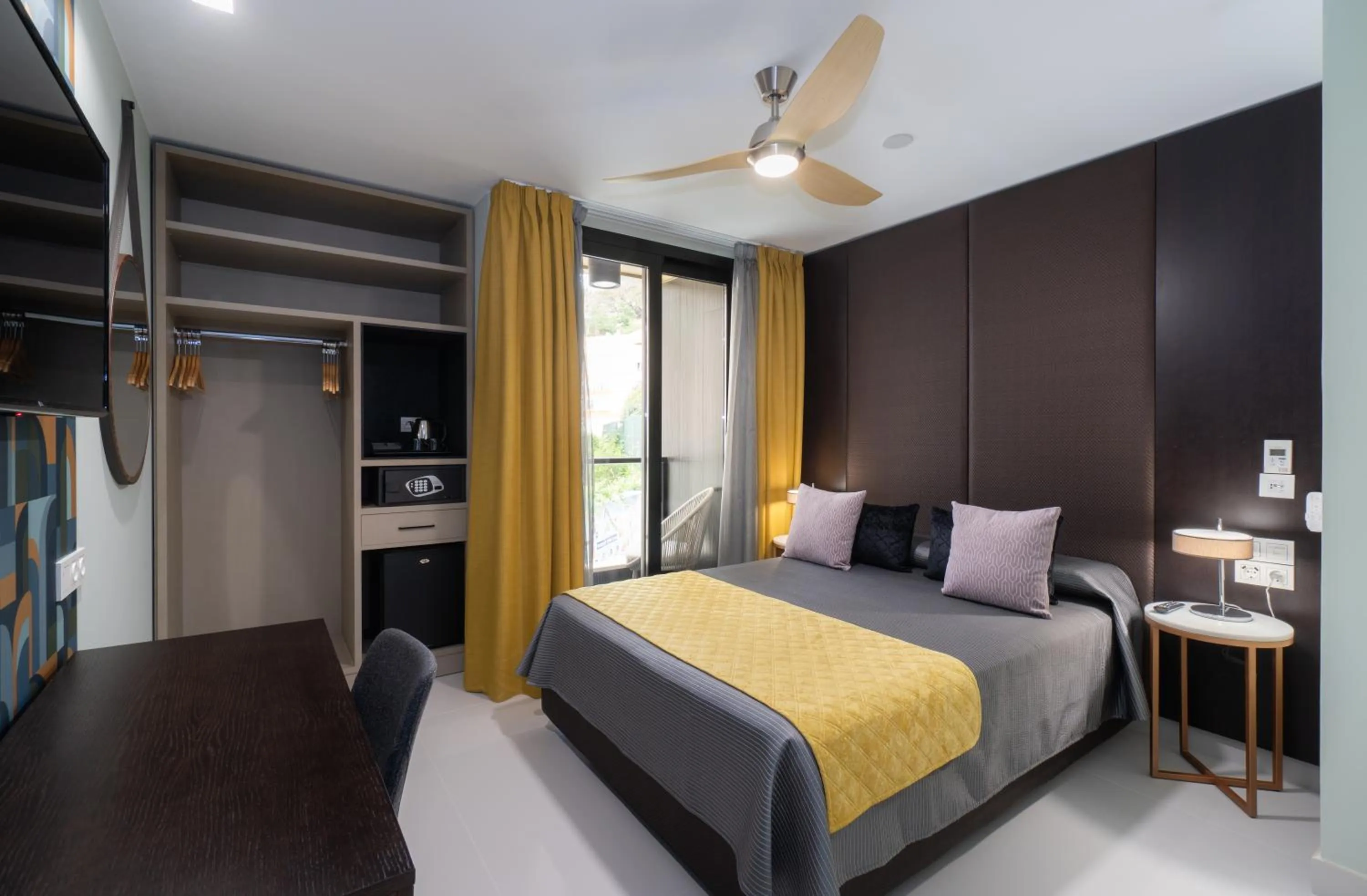 Bed in Hotel Perla del Sur