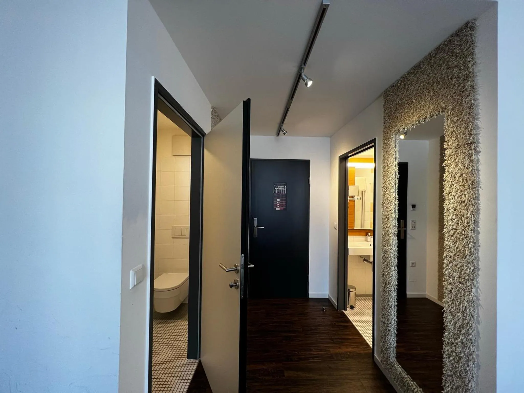 Toilet in H+ Hotel Ried