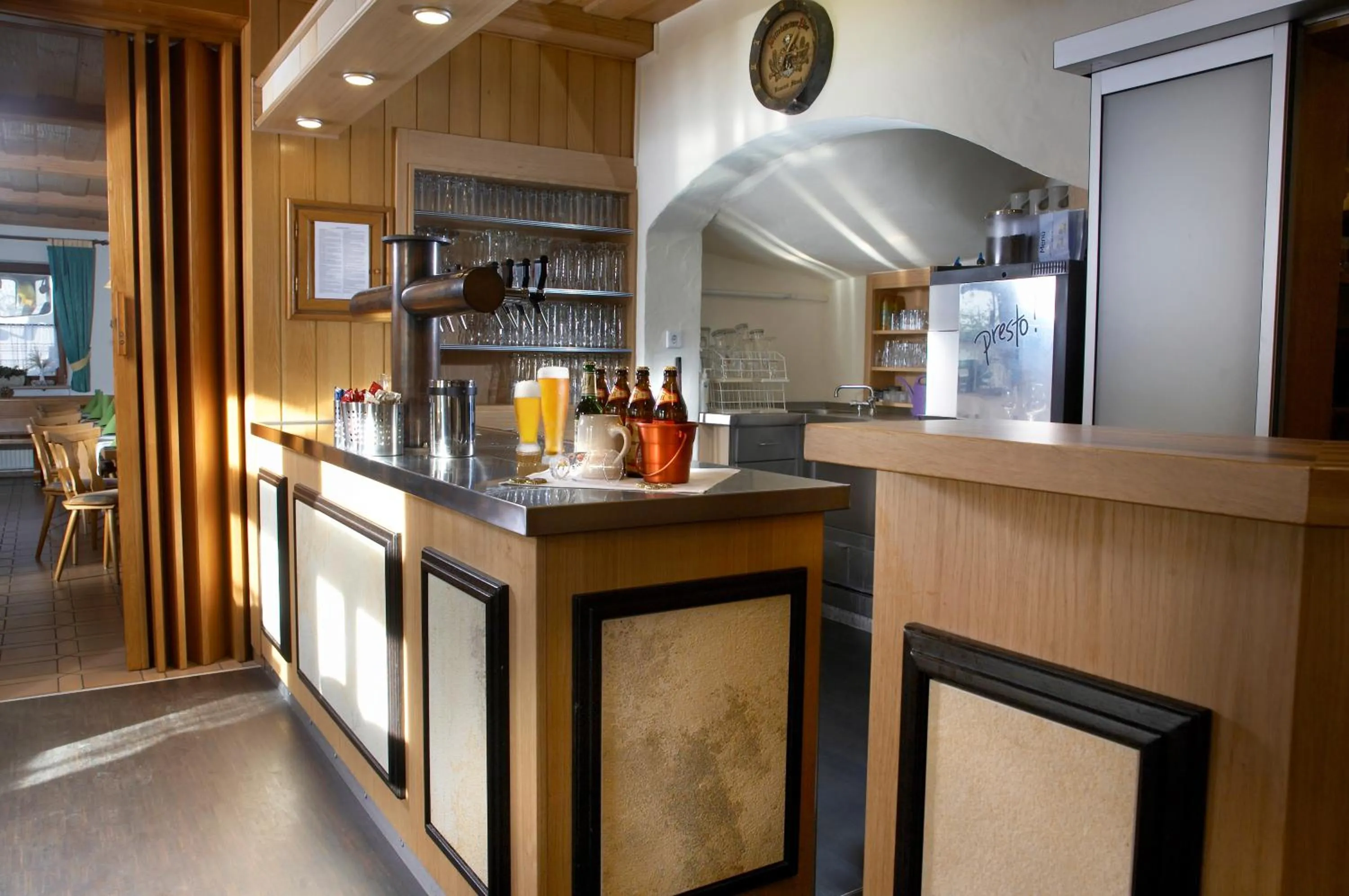 Restaurant/places to eat in Gasthof zum Goldenen Lamm