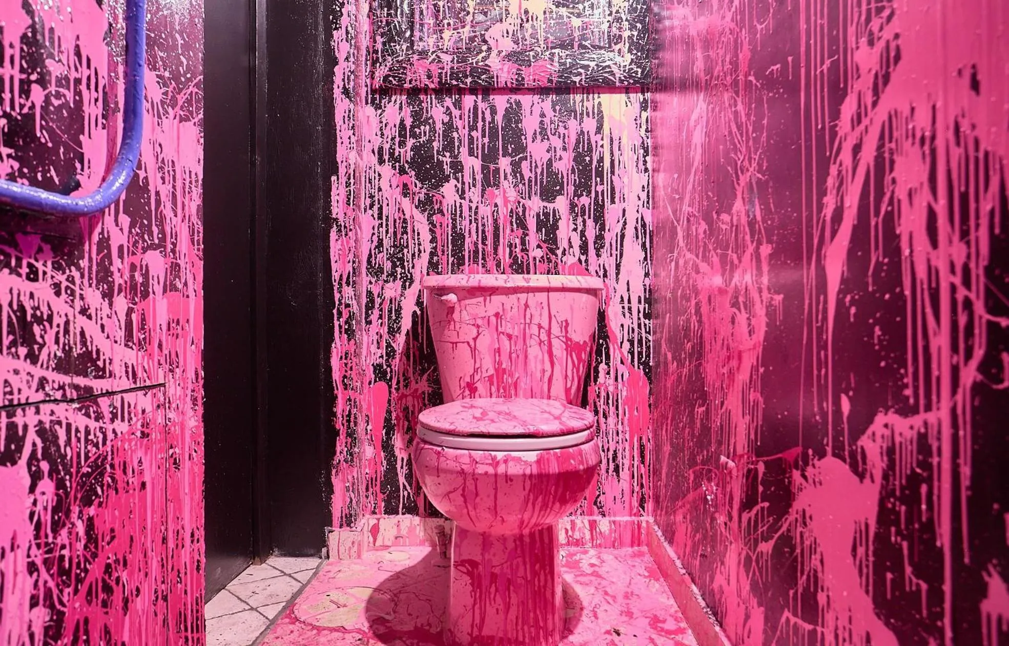 Toilet in Beverly Hills Spanish