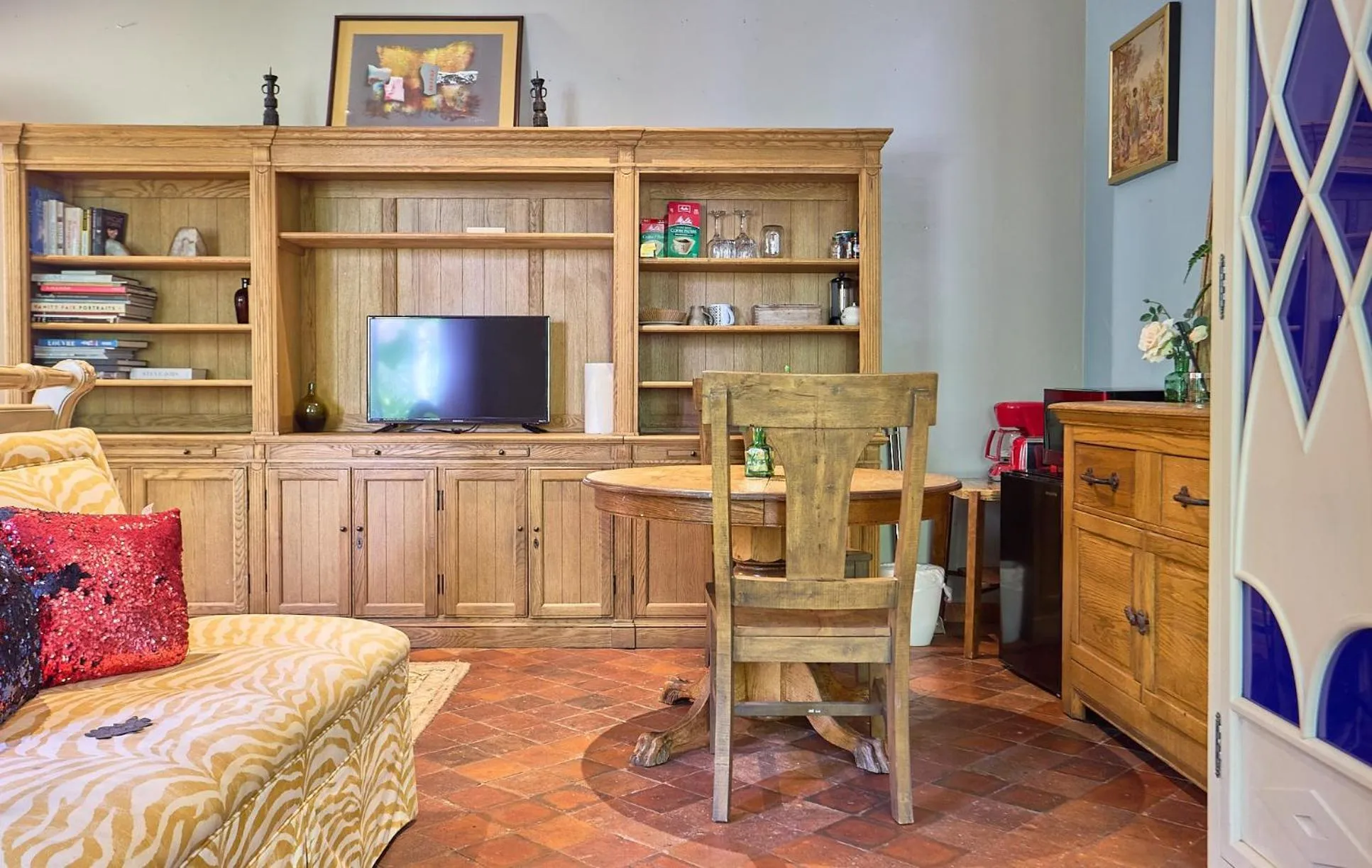 TV and multimedia in Beverly Hills Spanish