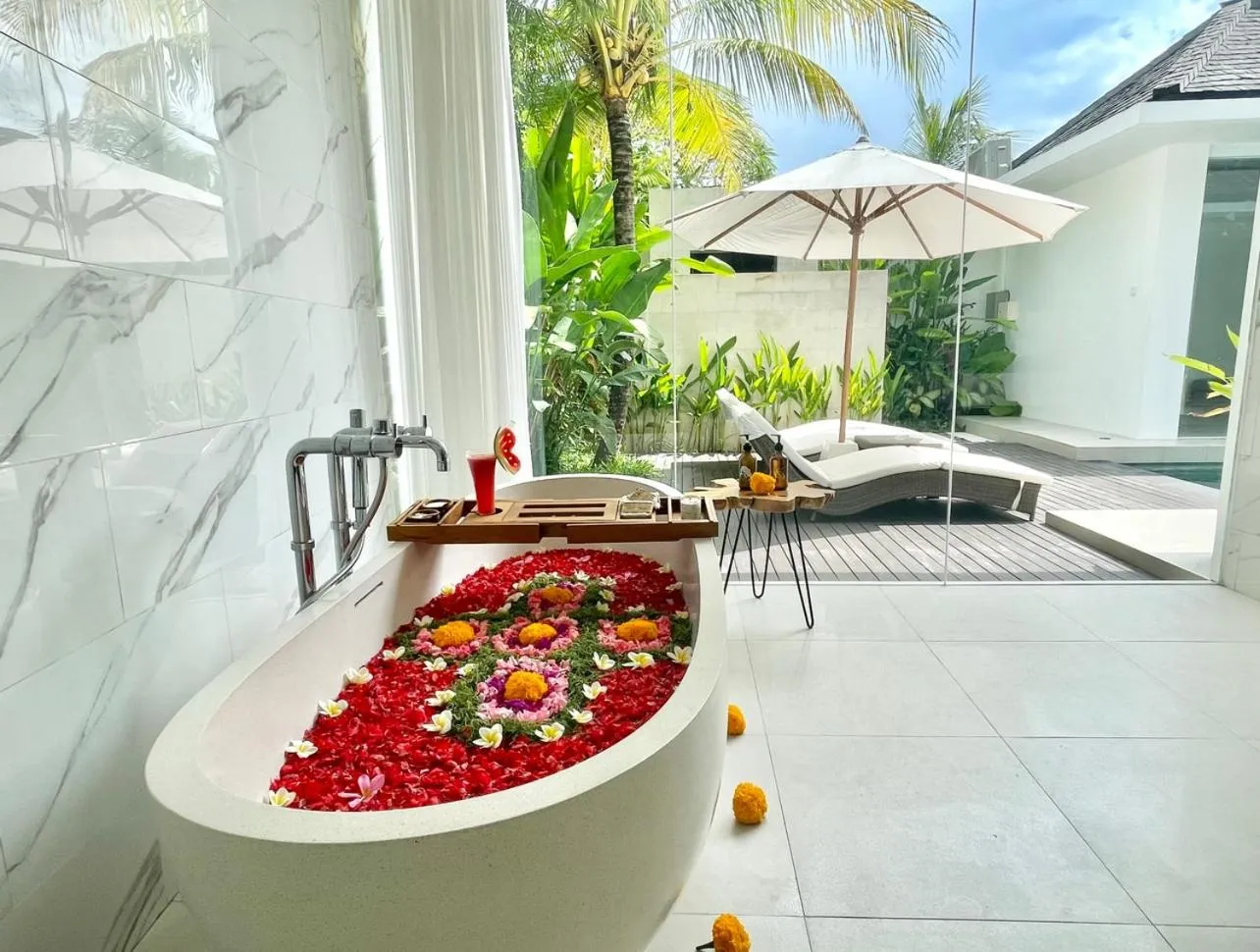 Bath in Alami Luxury Villa