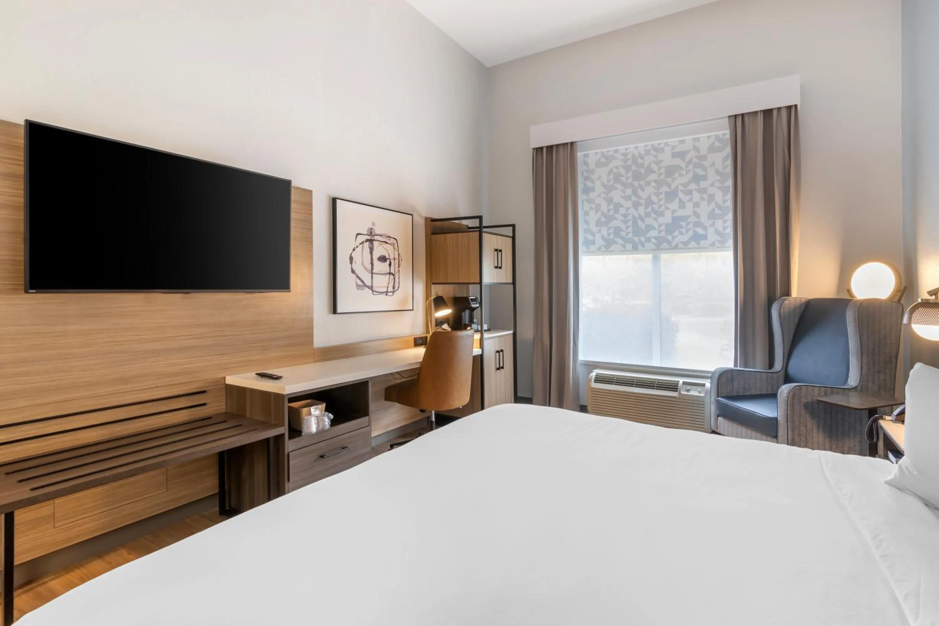 View (from property/room), Bed in Country Inn & Suites By Radisson, Savannah Airport, GA