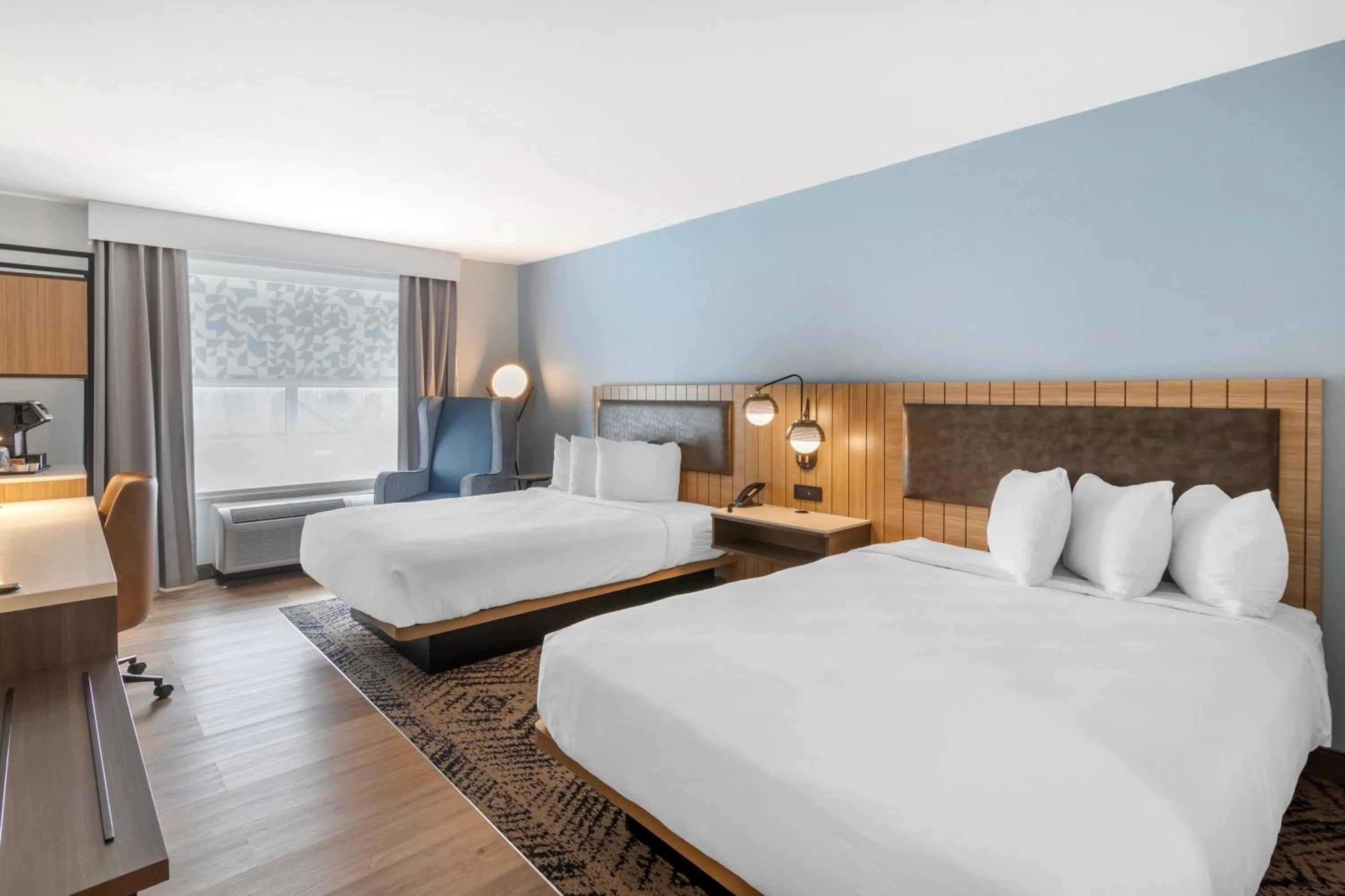 Bed in Country Inn & Suites By Radisson, Savannah Airport, GA