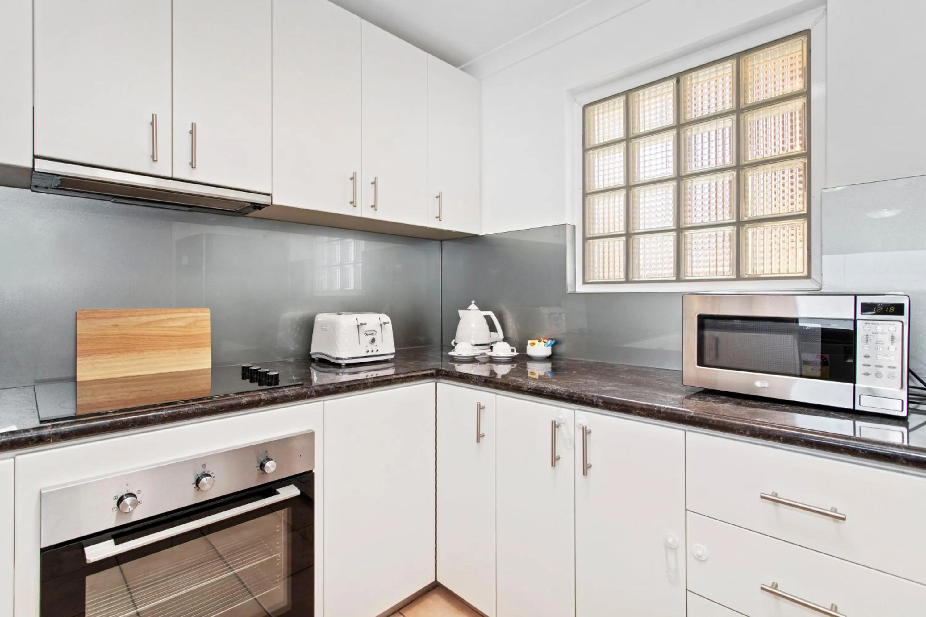 Kitchen or kitchenette in Nautica Residences Hillarys