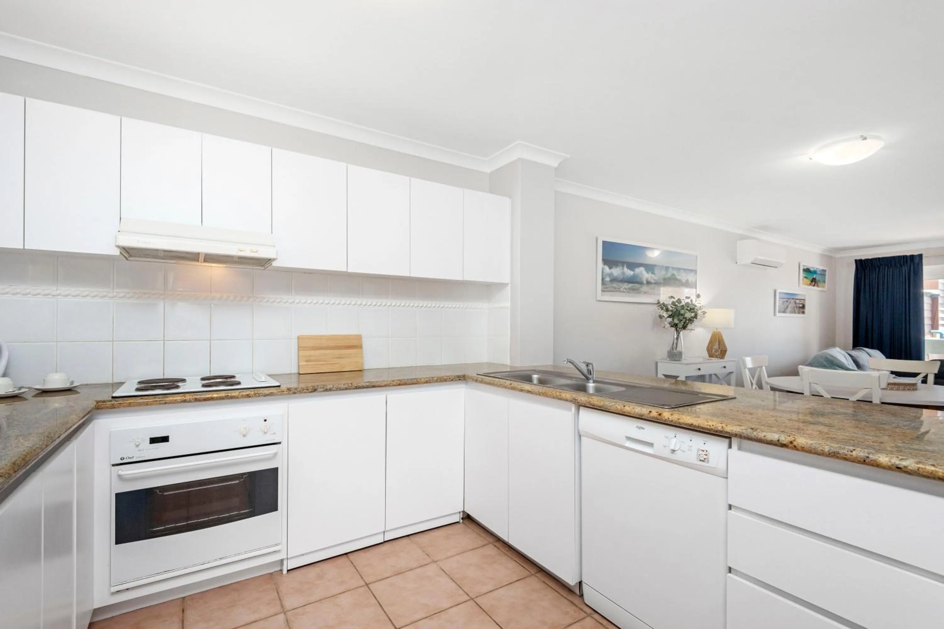 Kitchen or kitchenette in Nautica Residences Hillarys