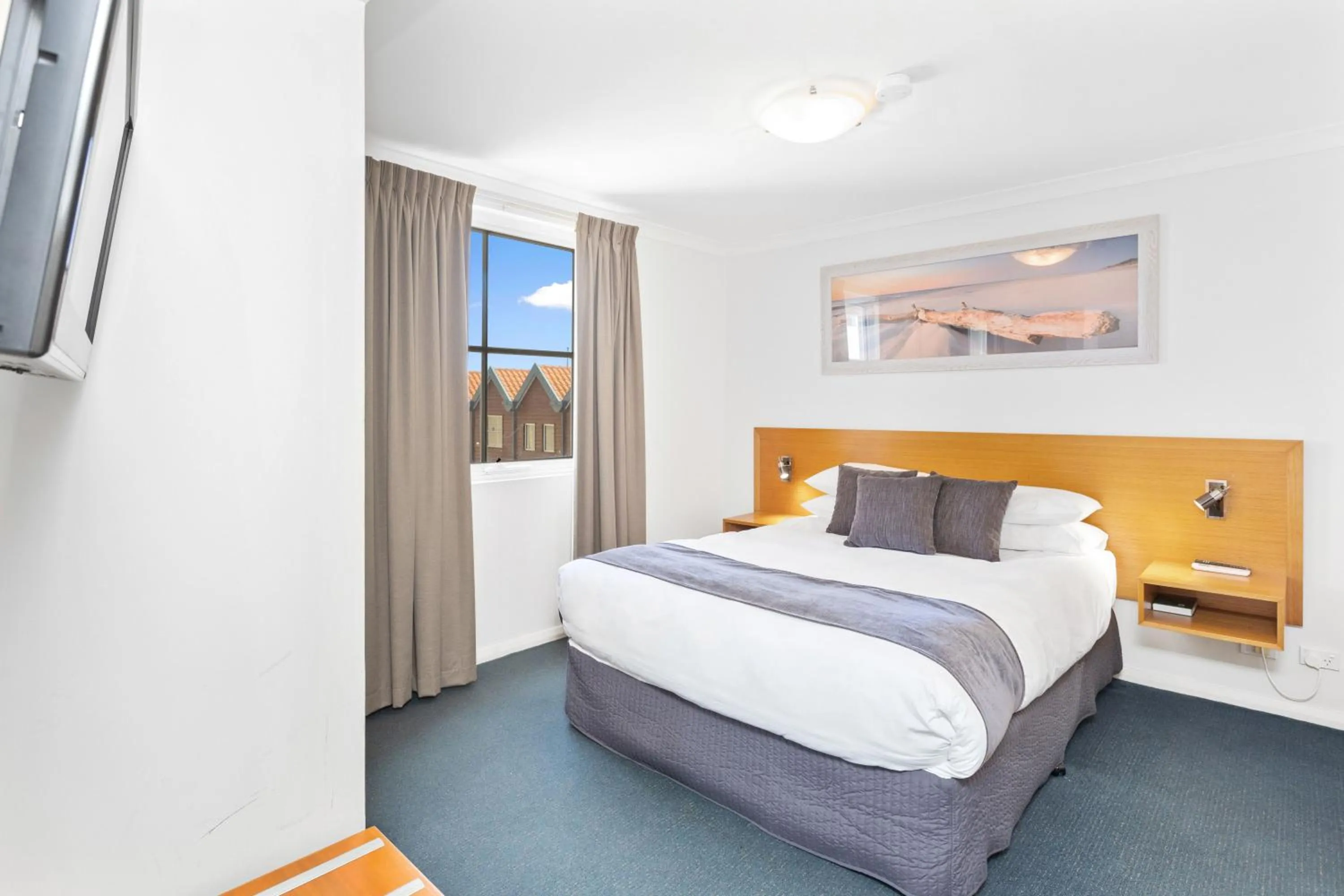 Bed in Nautica Residences Hillarys