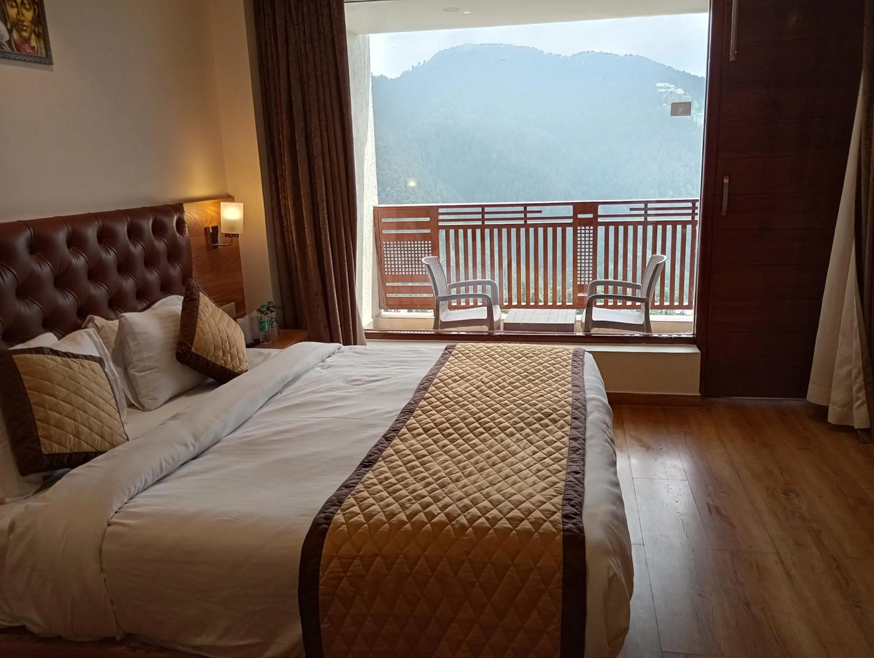 Guests, Bed in The Jungle Mountain Retreat