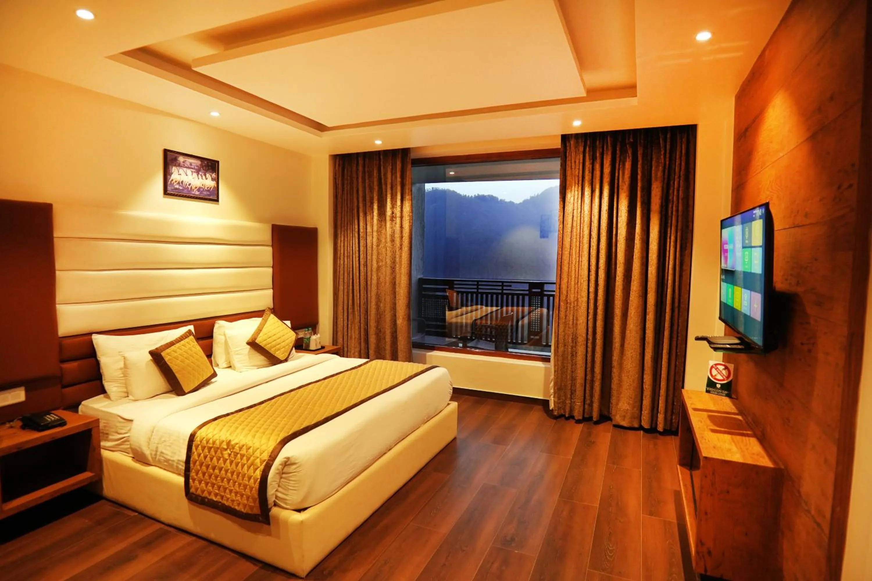 Bed in The Jungle Mountain Retreat