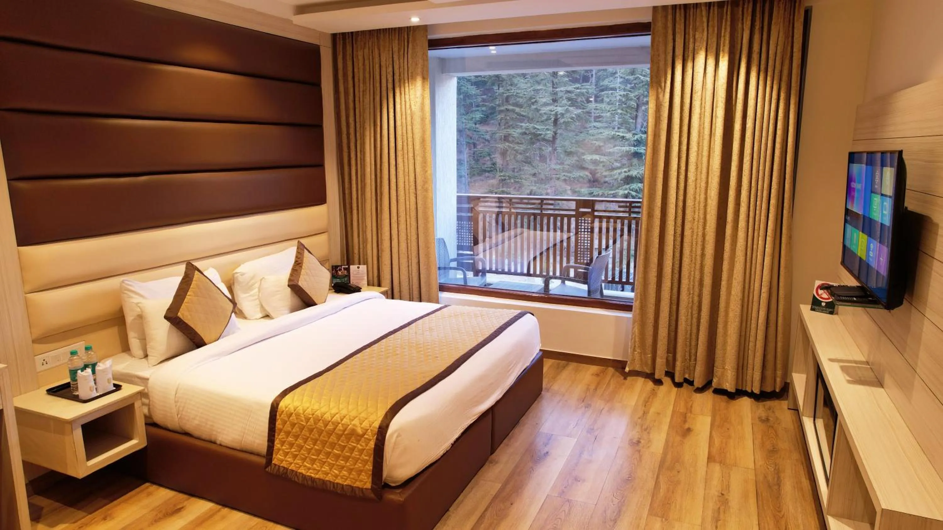 Guests, Bed in The Jungle Mountain Retreat