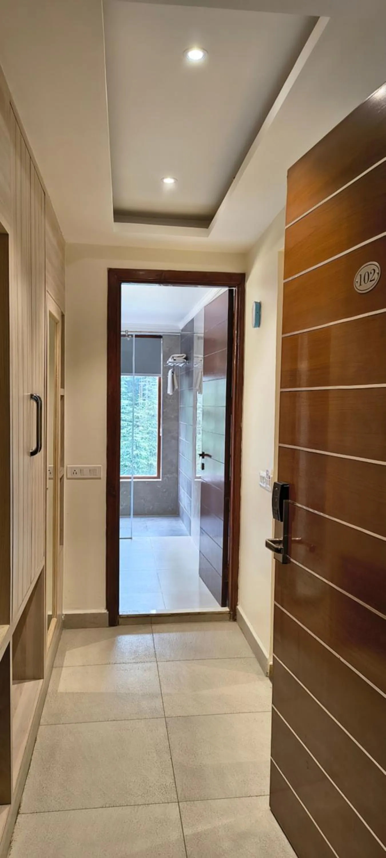 Guests in The Jungle Mountain Retreat