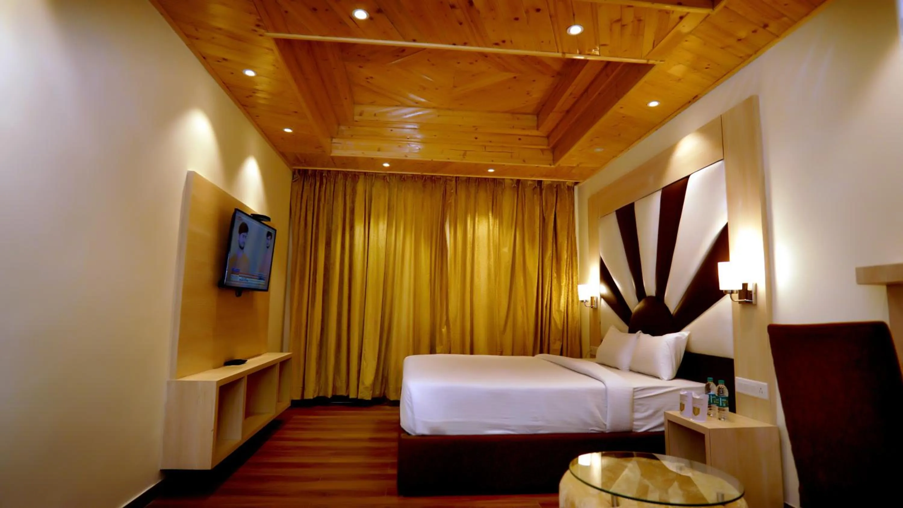 Photo of the whole room, Bed in The Jungle Mountain Retreat