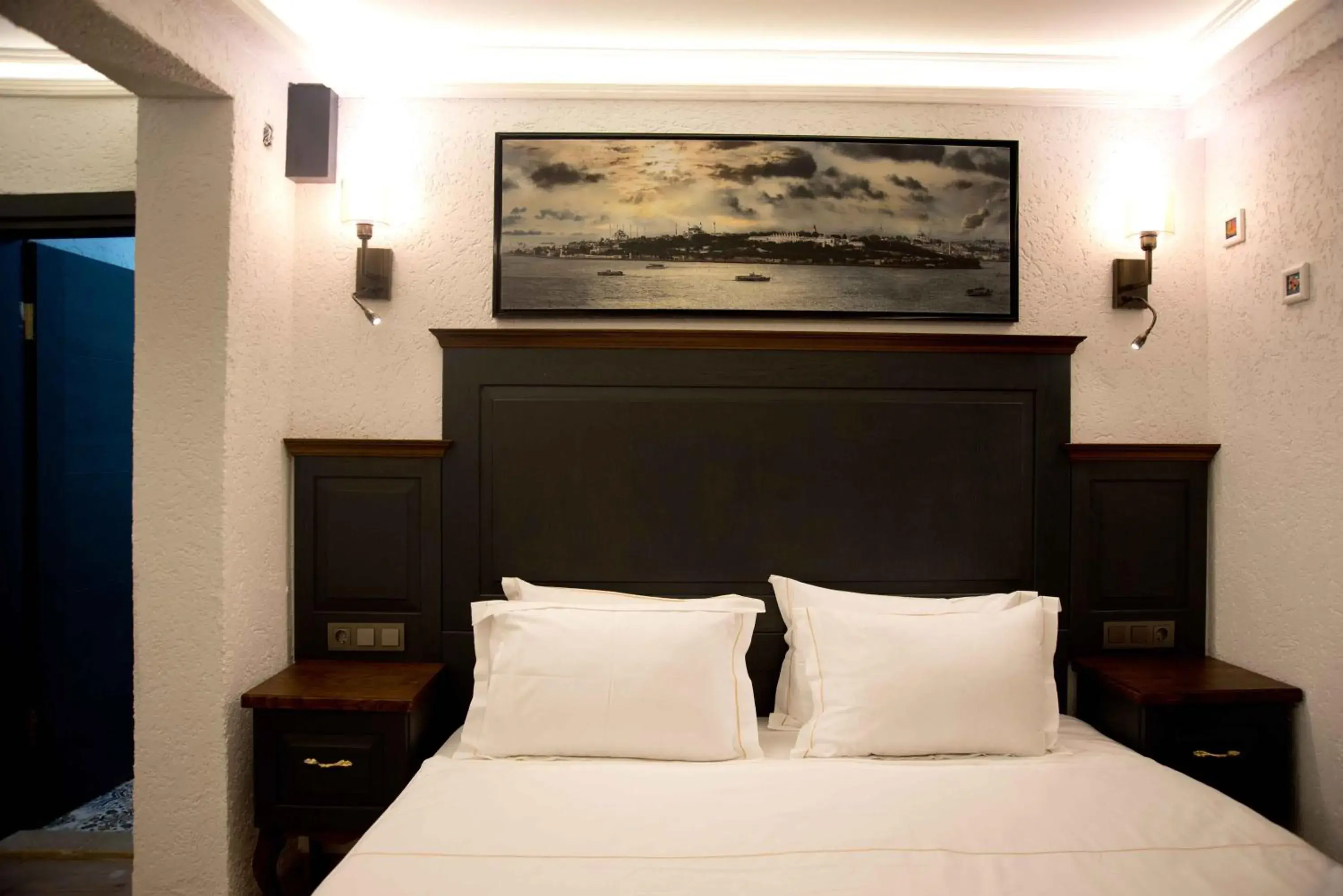 Queen Suite with Sea View in Big Orange Hotel Old City Queen Suite with Sea View in Big Orange Hotel Old City