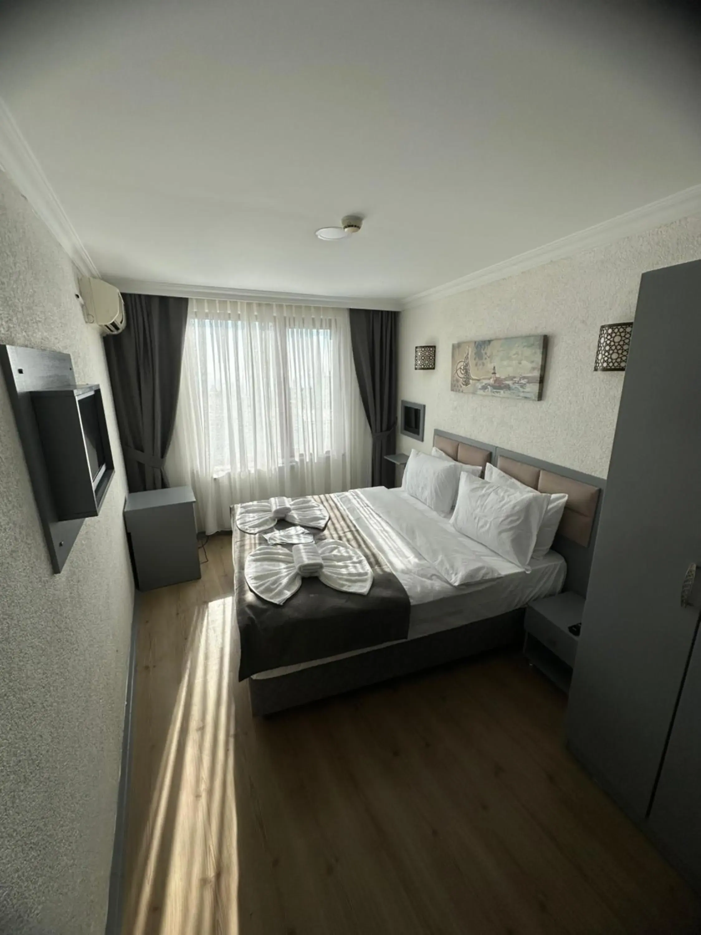 Double Room with Sea View in Big Orange Hotel Old City Double Room with Sea View in Big Orange Hotel Old City