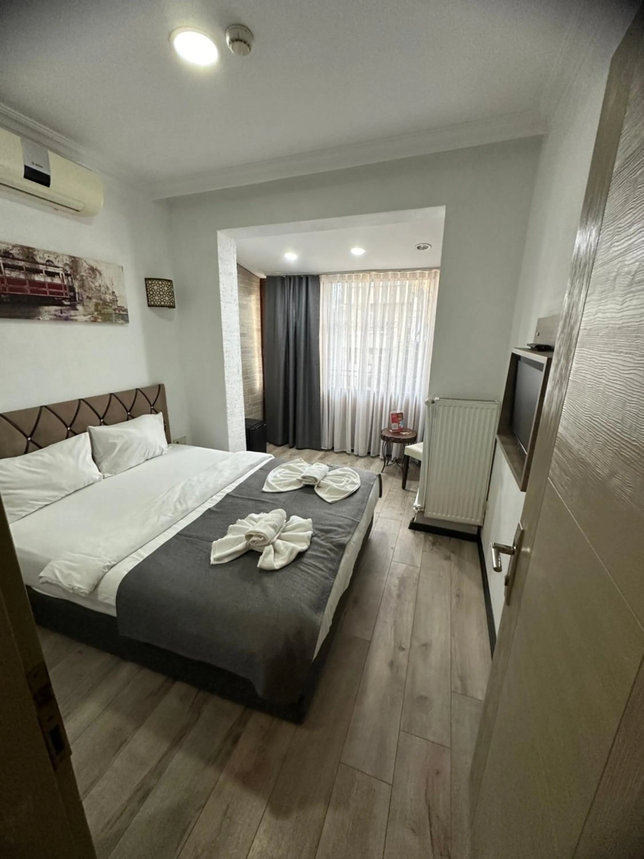 Bed in Big Orange Hotel Old City