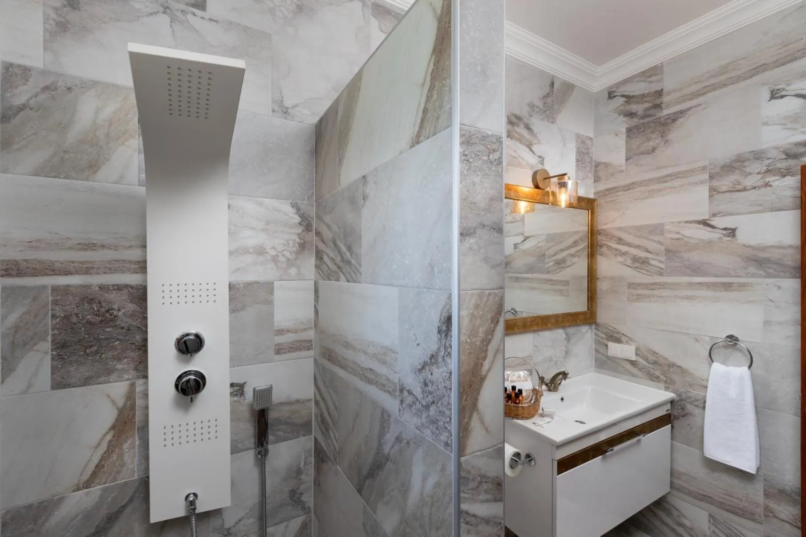 Hot Tub in Kairos Hotel