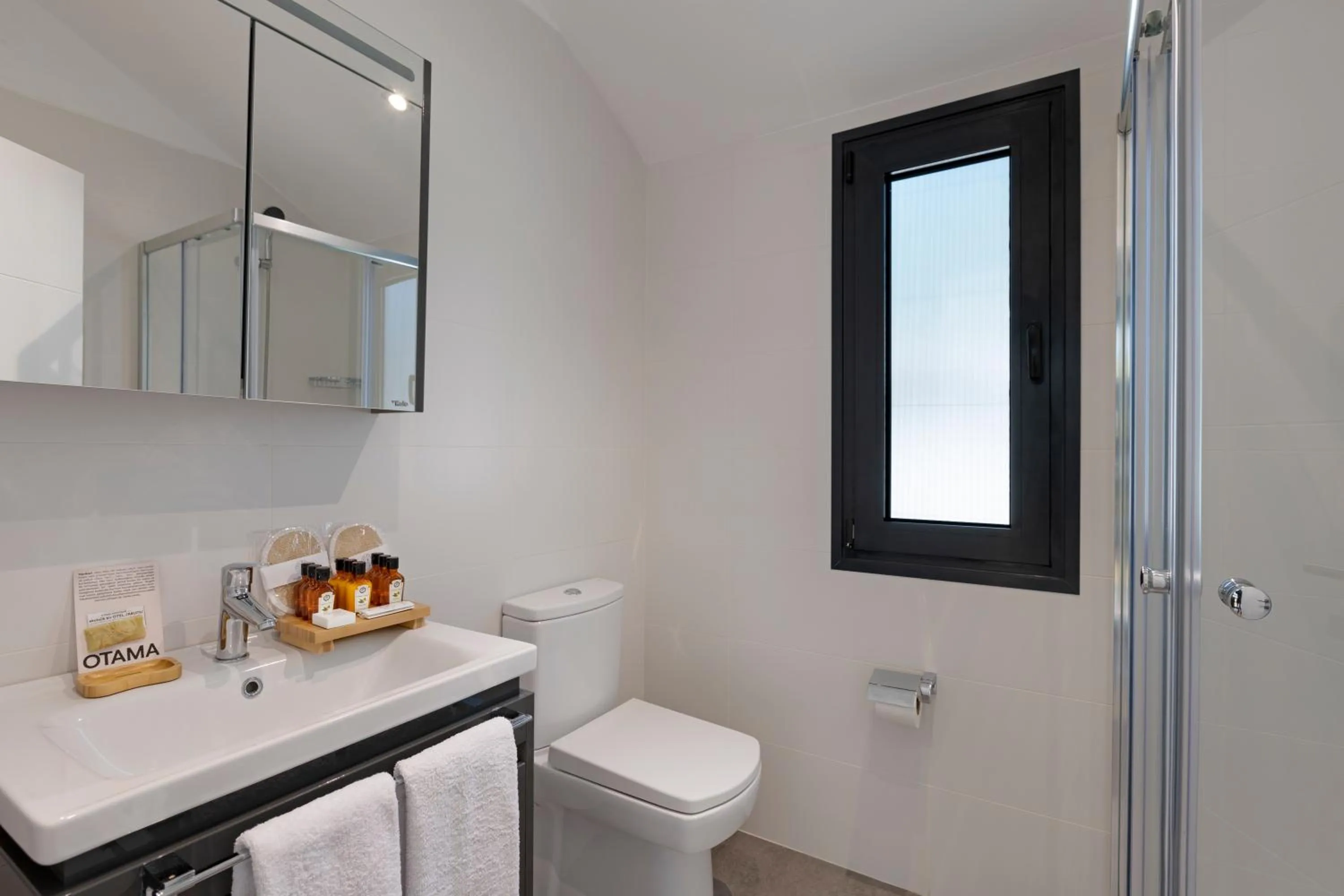 Bathroom in Kairos Hotel