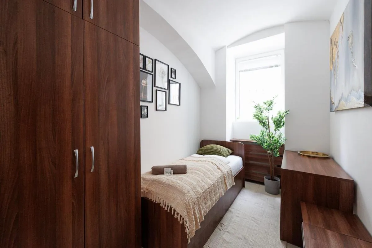 Bed in Vienna City Business Rooms