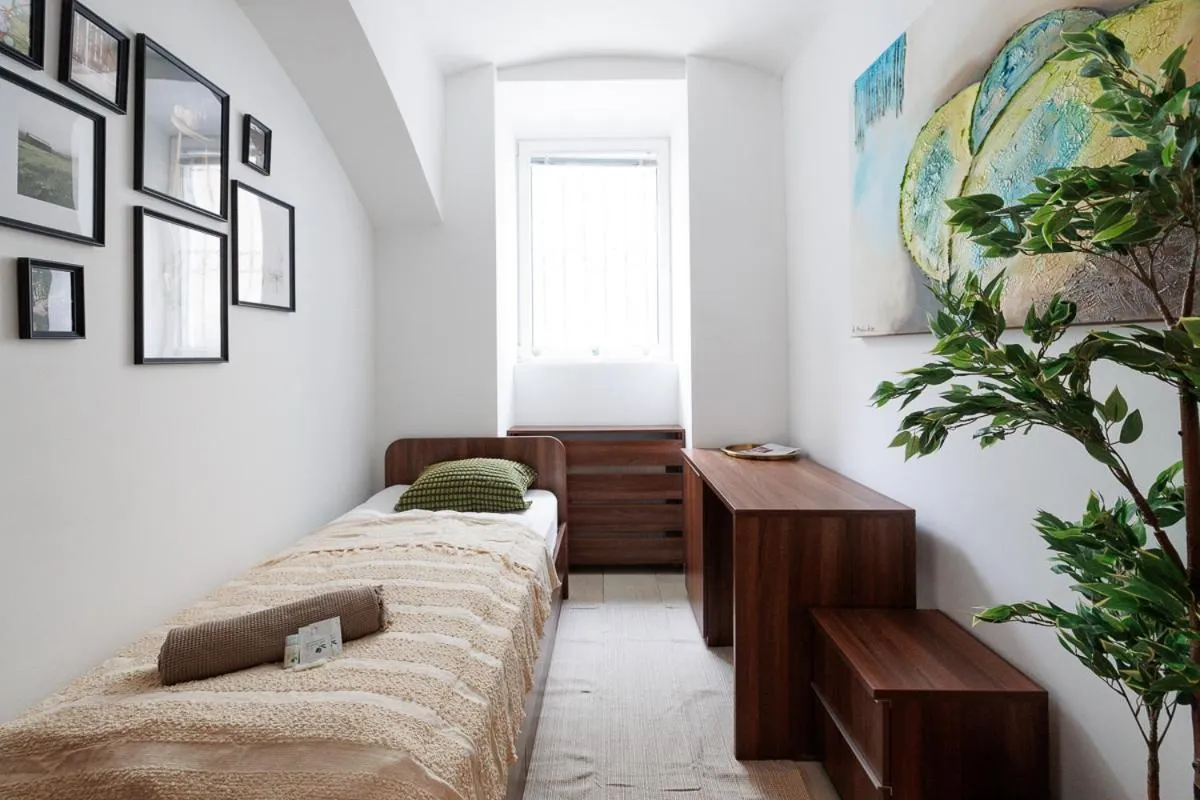 Bed in Vienna City Business Rooms