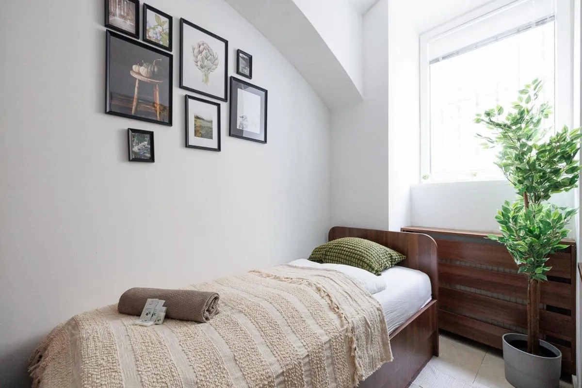 Bed in Vienna City Business Rooms