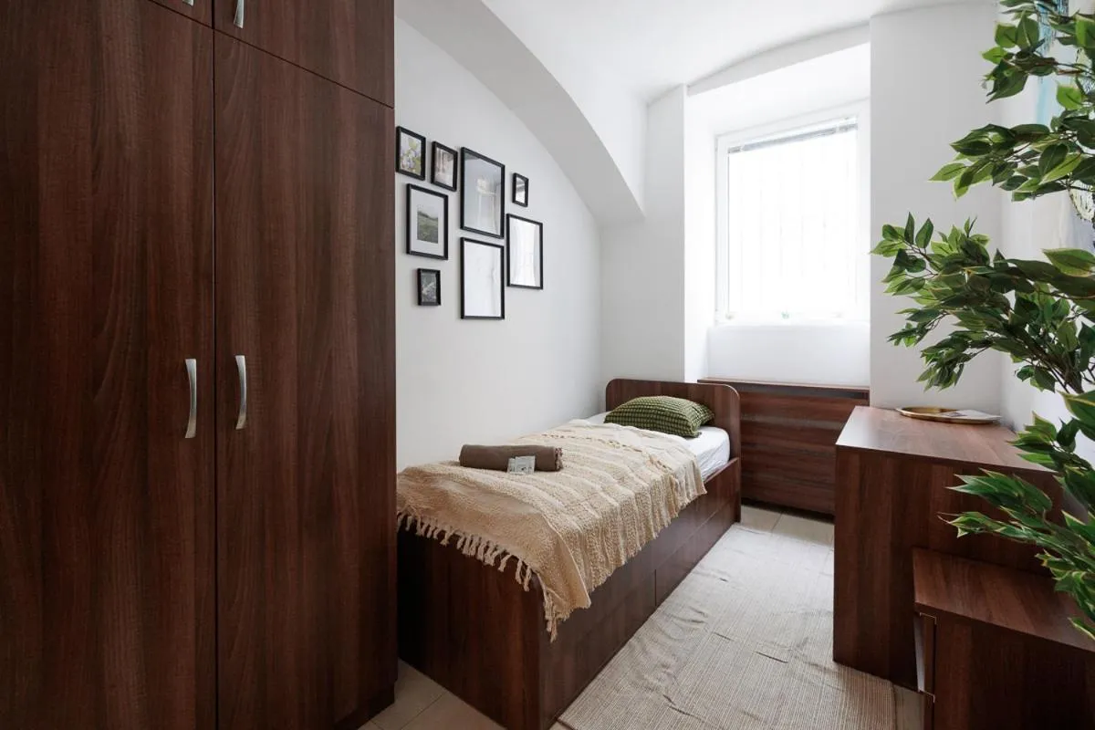 Bed in Vienna City Business Rooms