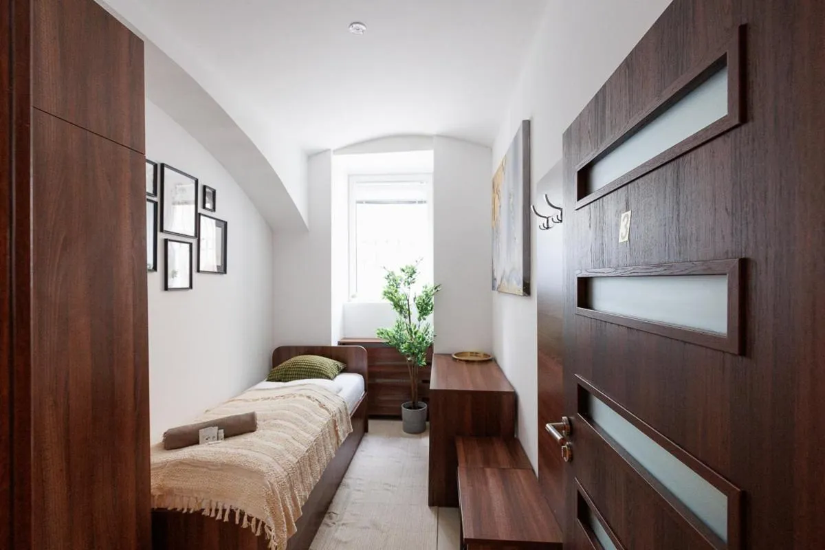 Bed in Vienna City Business Rooms