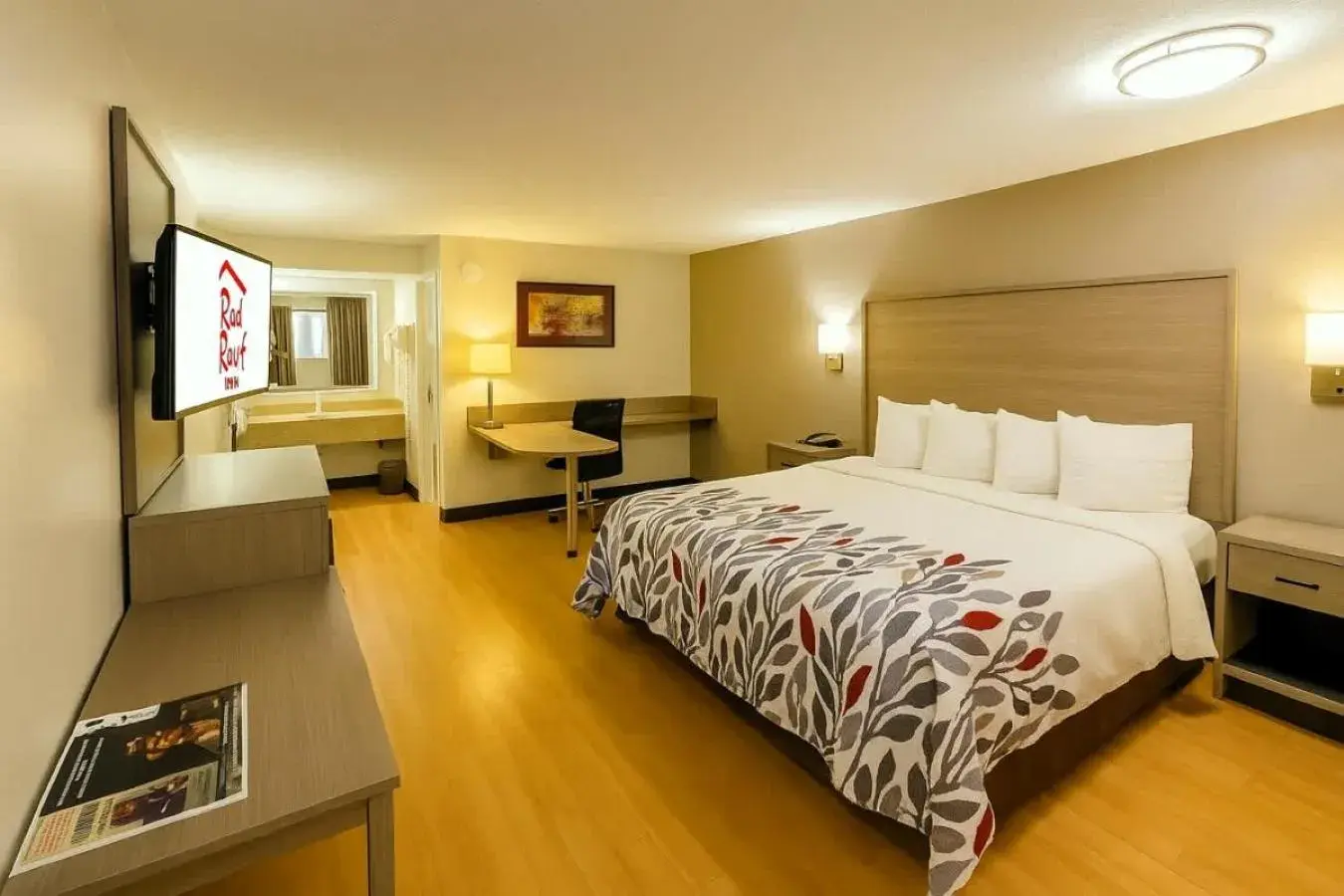 Superior King Room Smoke Free in Red Roof Inn Washington DC - Columbia/Fort Meade Superior King Room Smoke Free in Red Roof Inn Washington DC - Columbia/Fort Meade