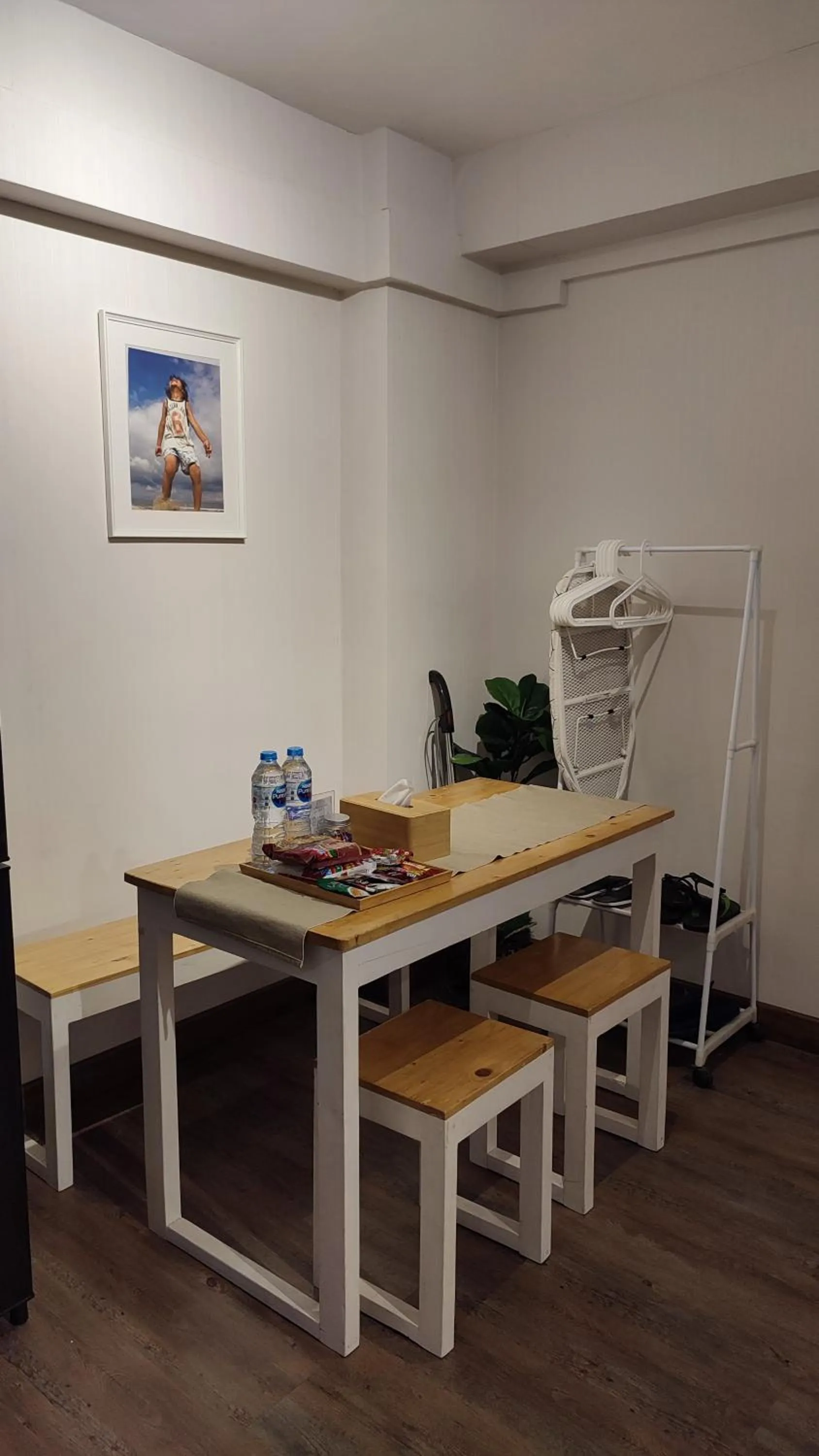 Dining area in Papilukas Room Kalibata City - Studio Gold