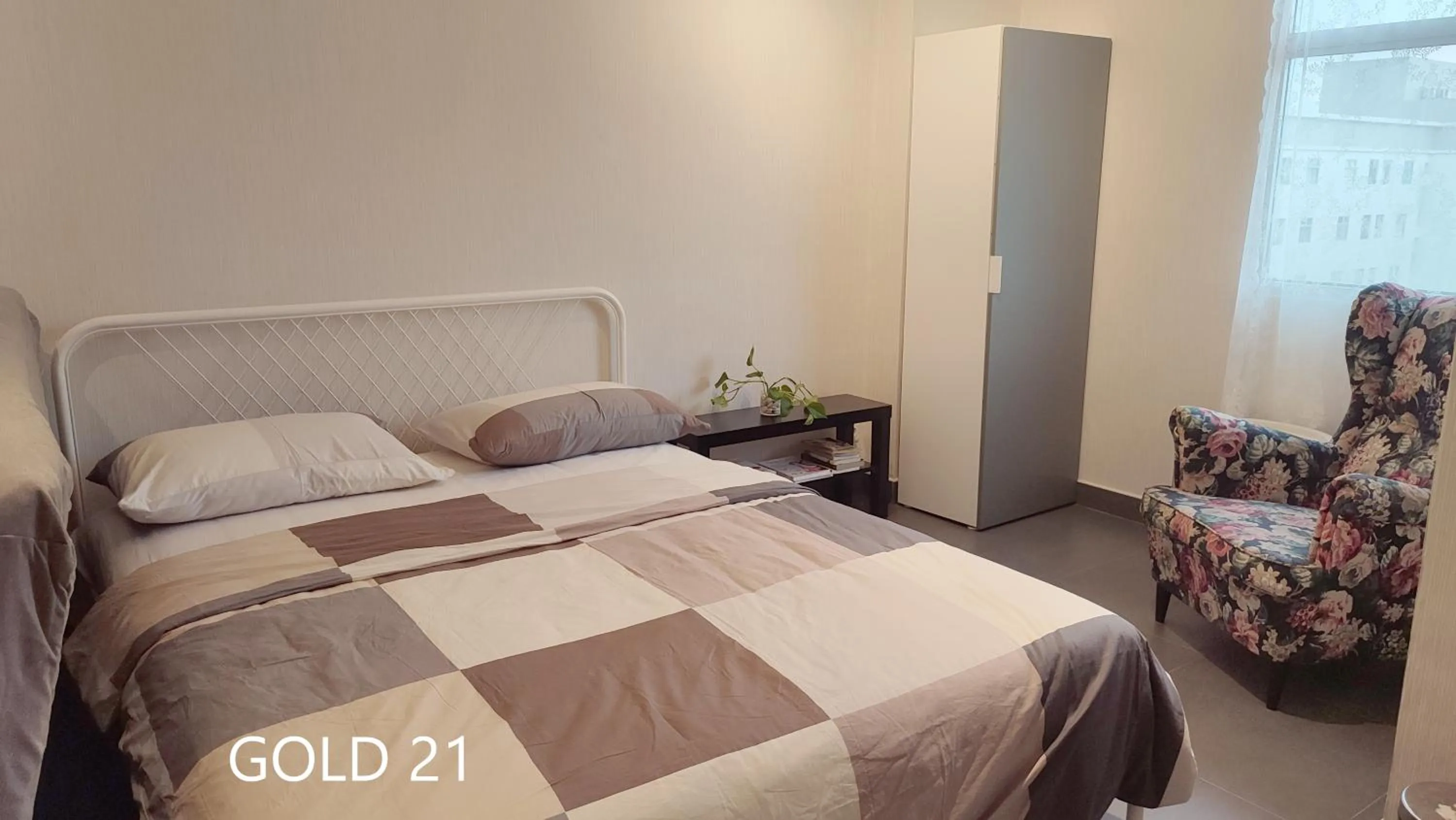 Bedroom, Bed in Papilukas Room Kalibata City - Studio Gold