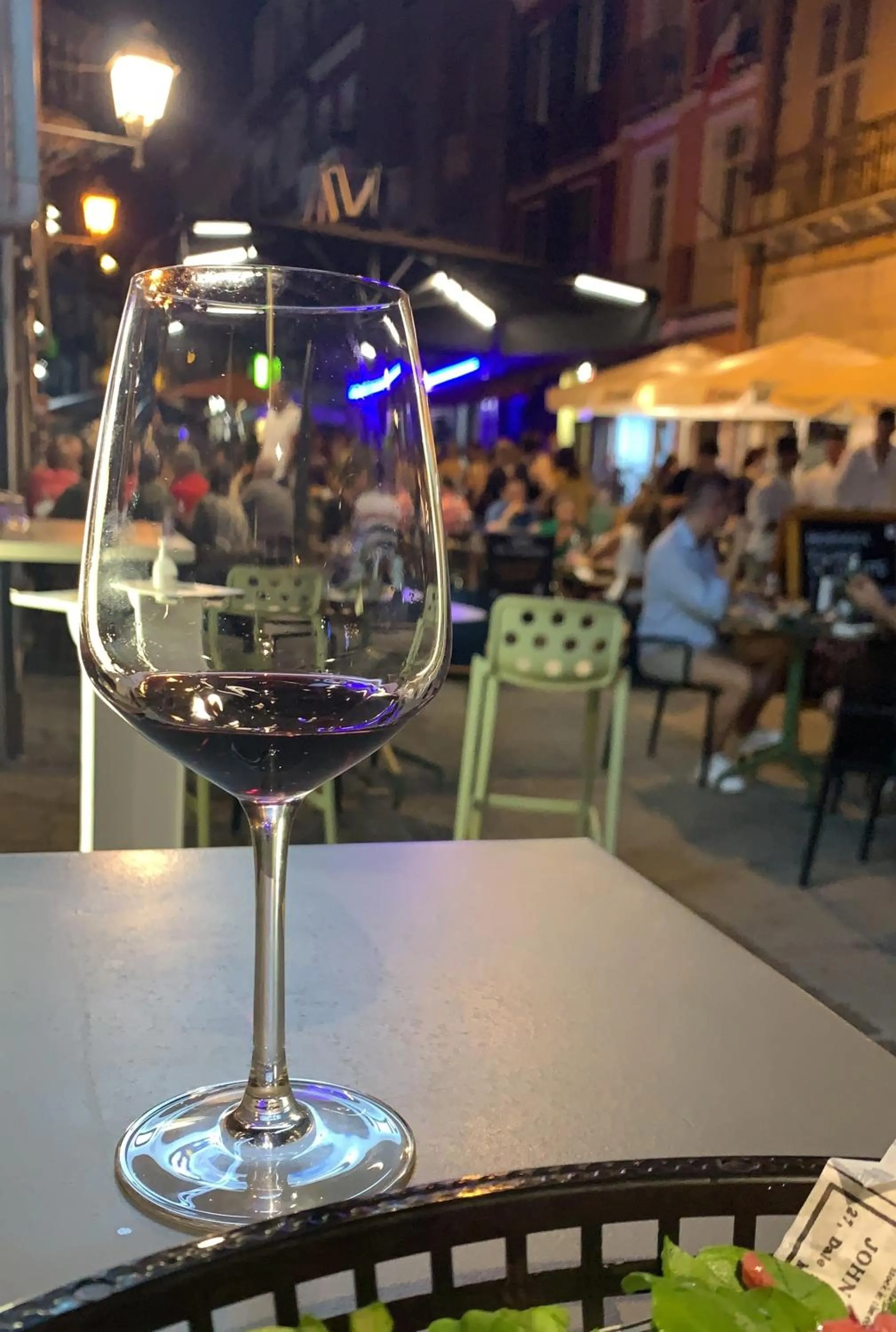 Restaurant/places to eat in Altrove