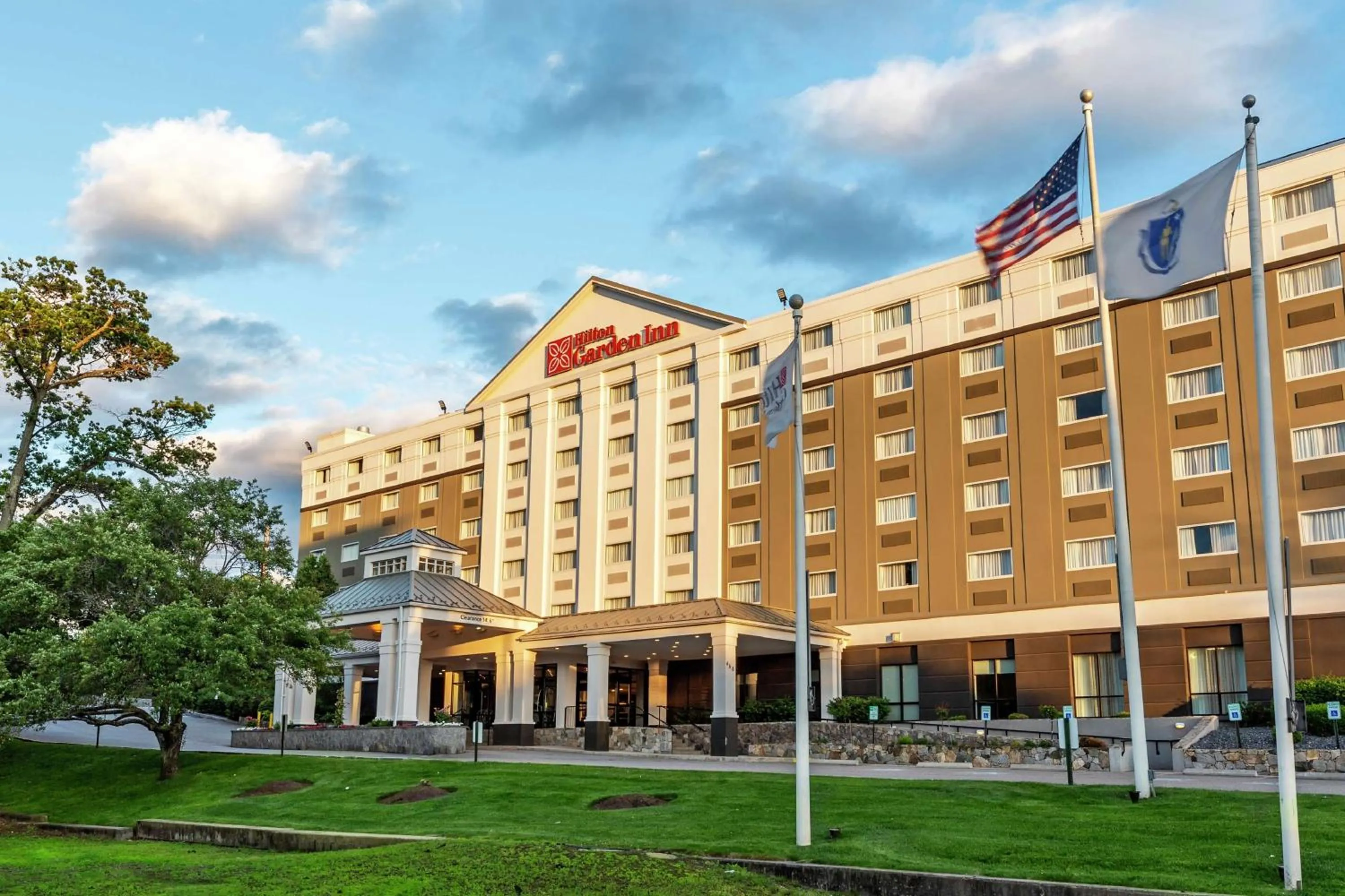 Property building in Hilton Garden Inn Boston Waltham