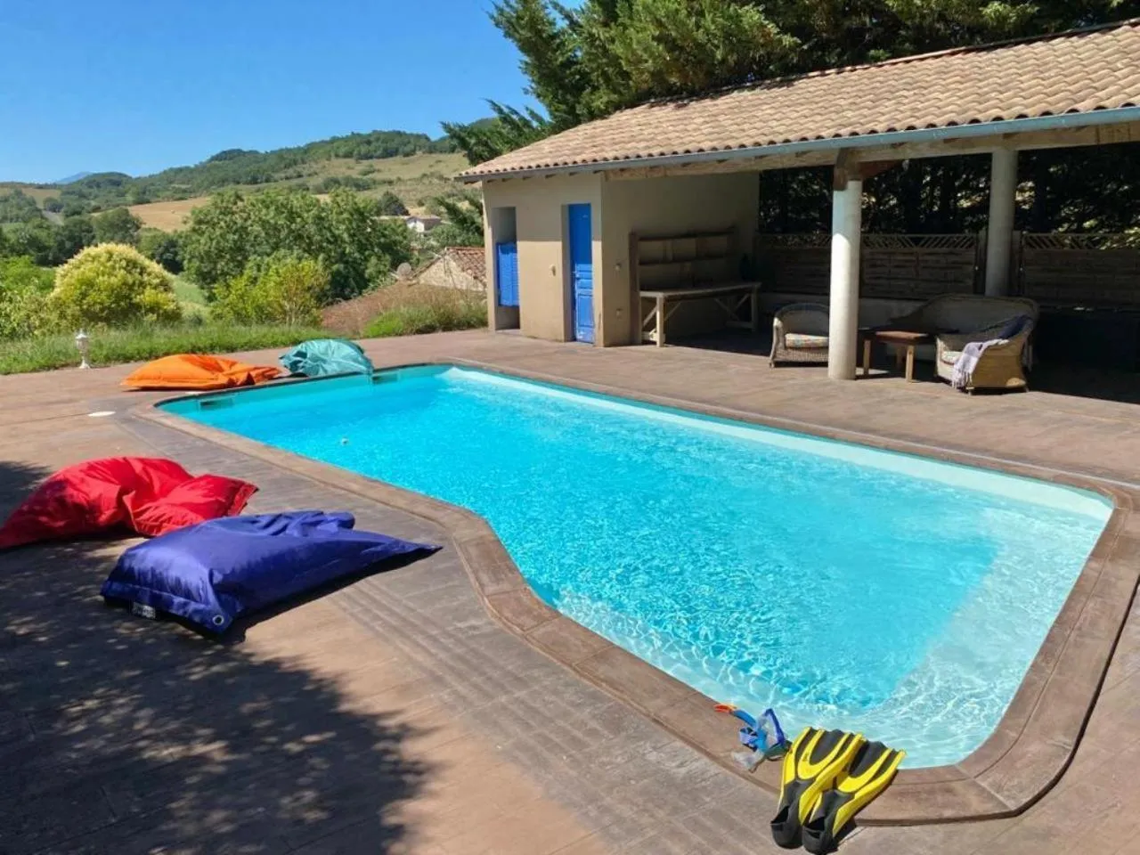 Swimming pool in Residence La Borde