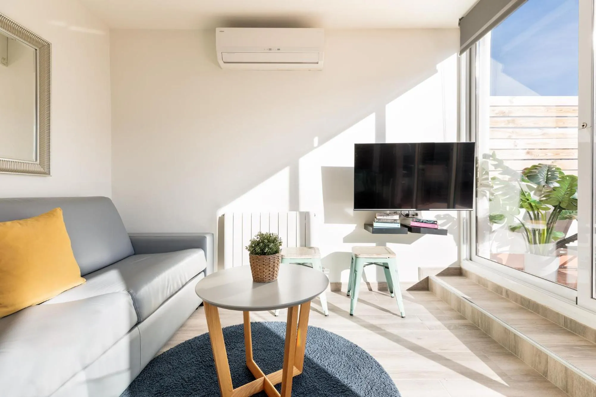 TV and multimedia in Sitges Group Blue&White