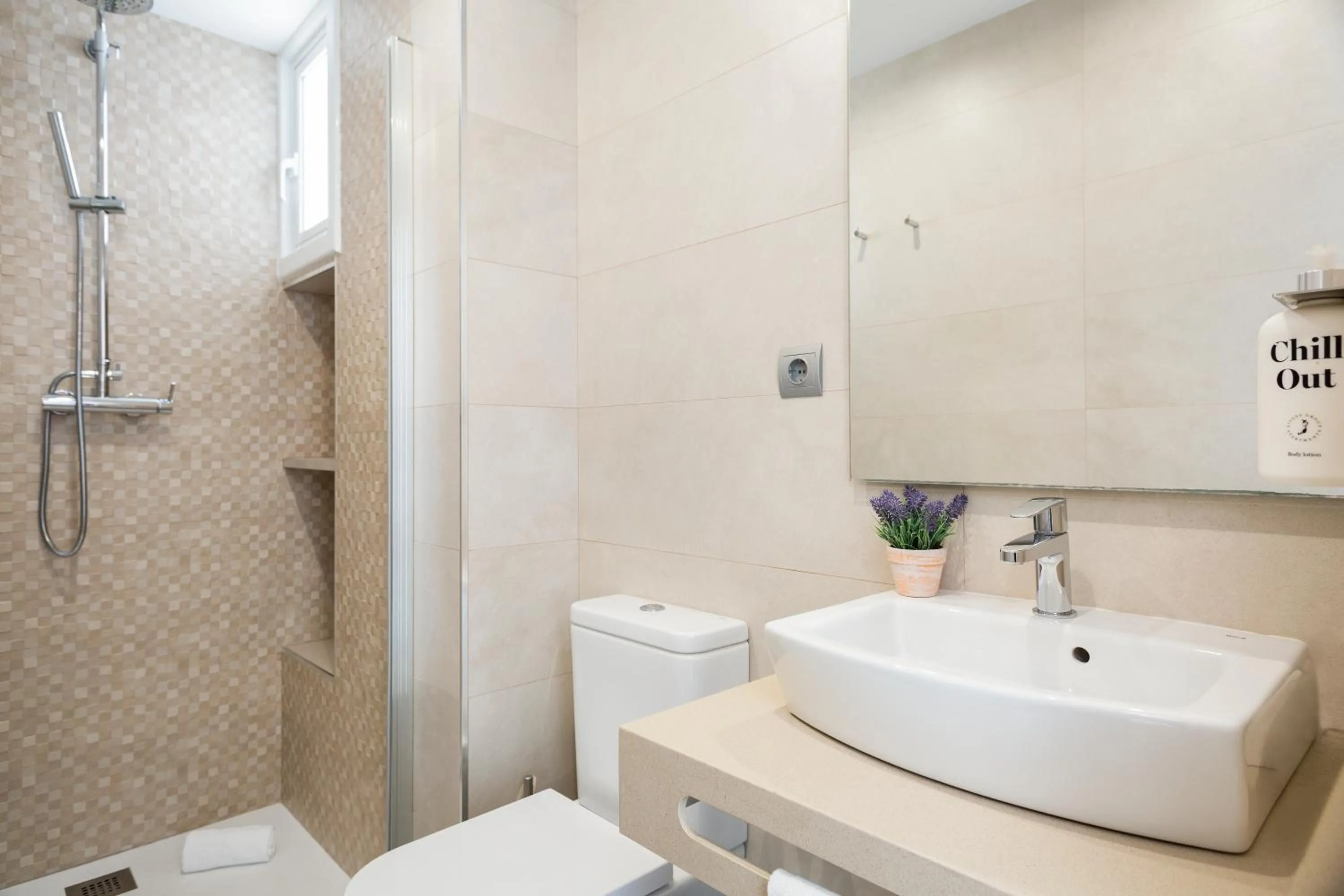 Bathroom in Sitges Group Blue&White