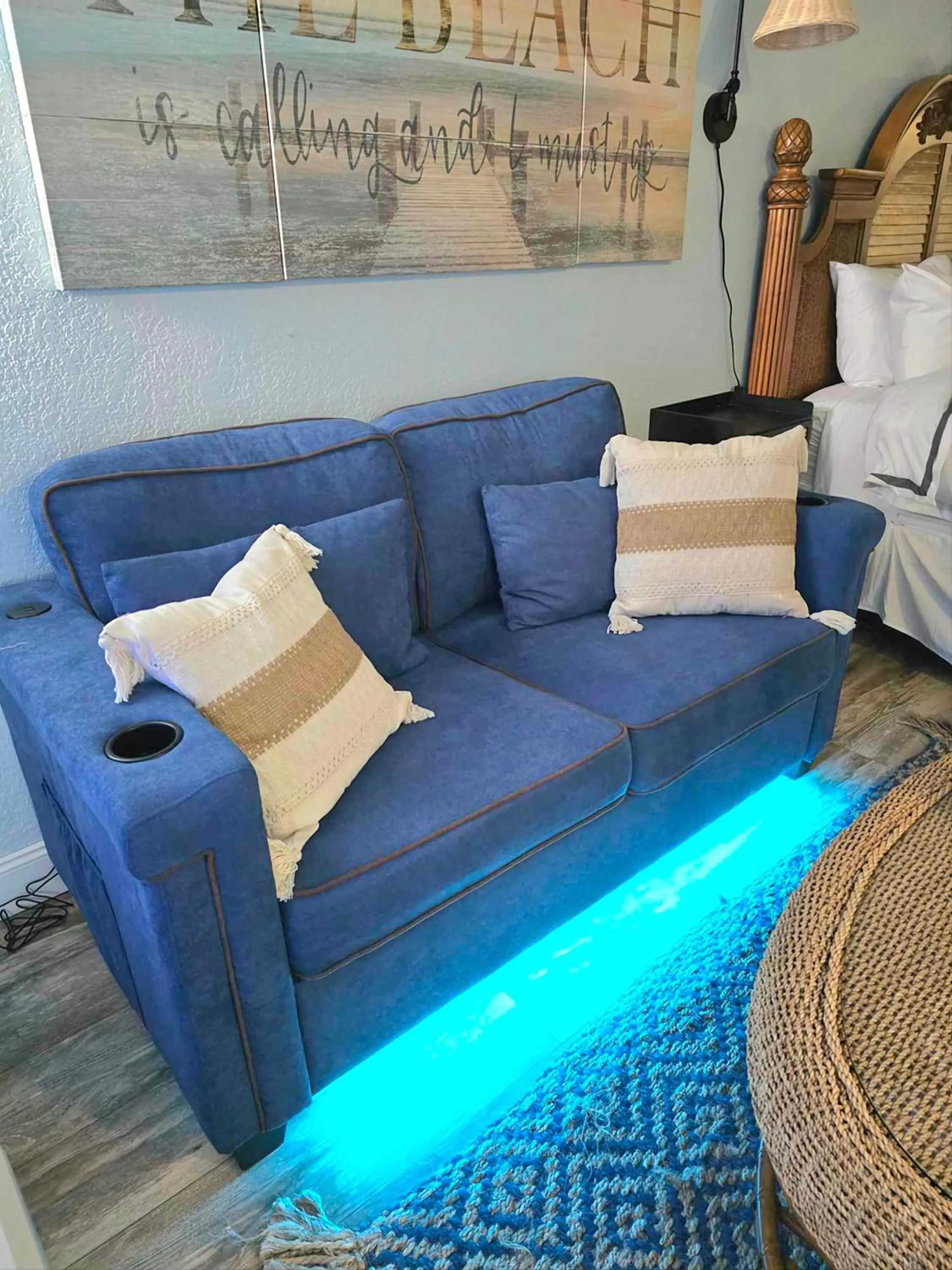 Stay ON the beach! Wonderful location!