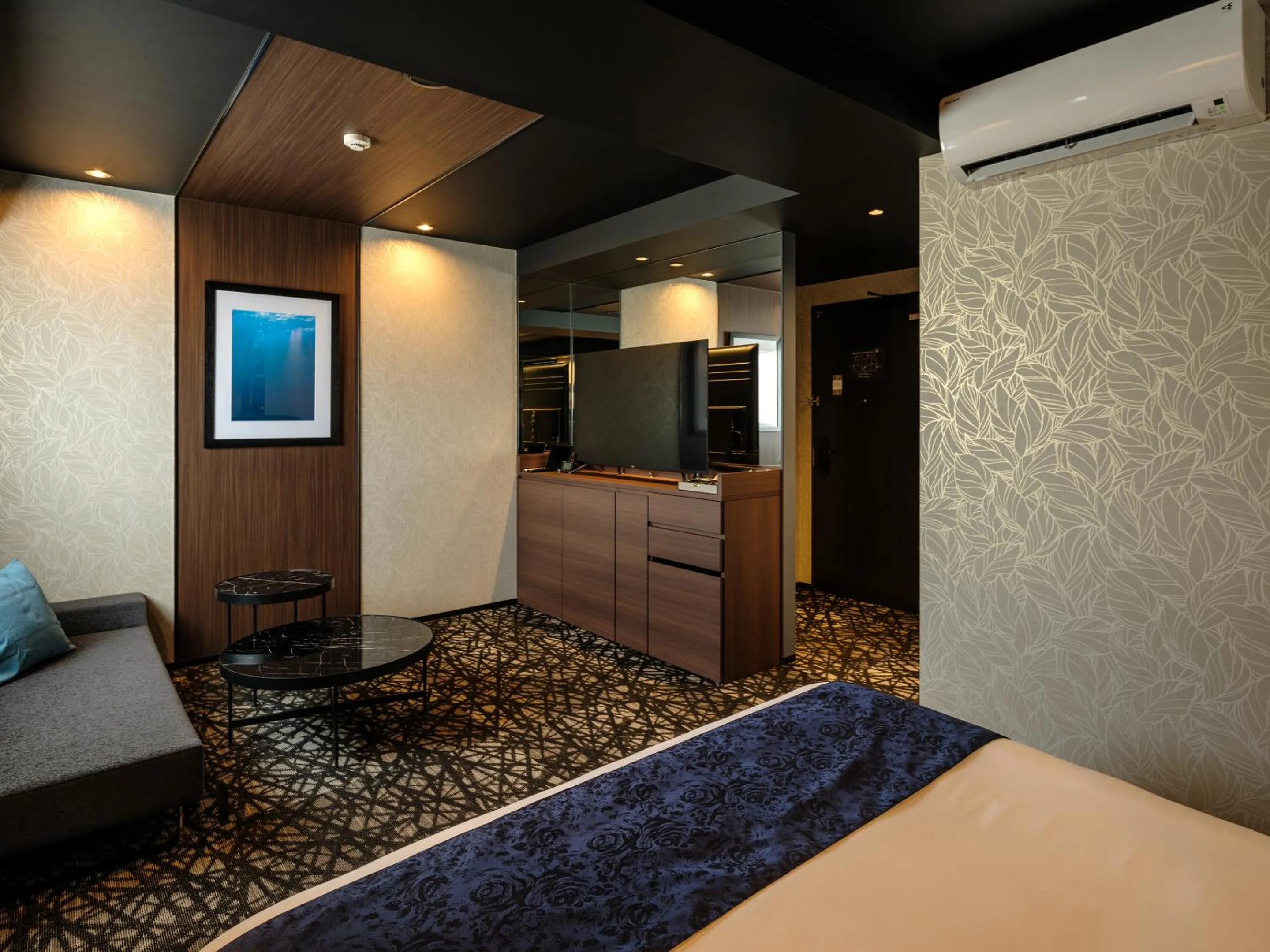 Photo of the whole room, Bed in Hotel Act Garden HAMAMATSU