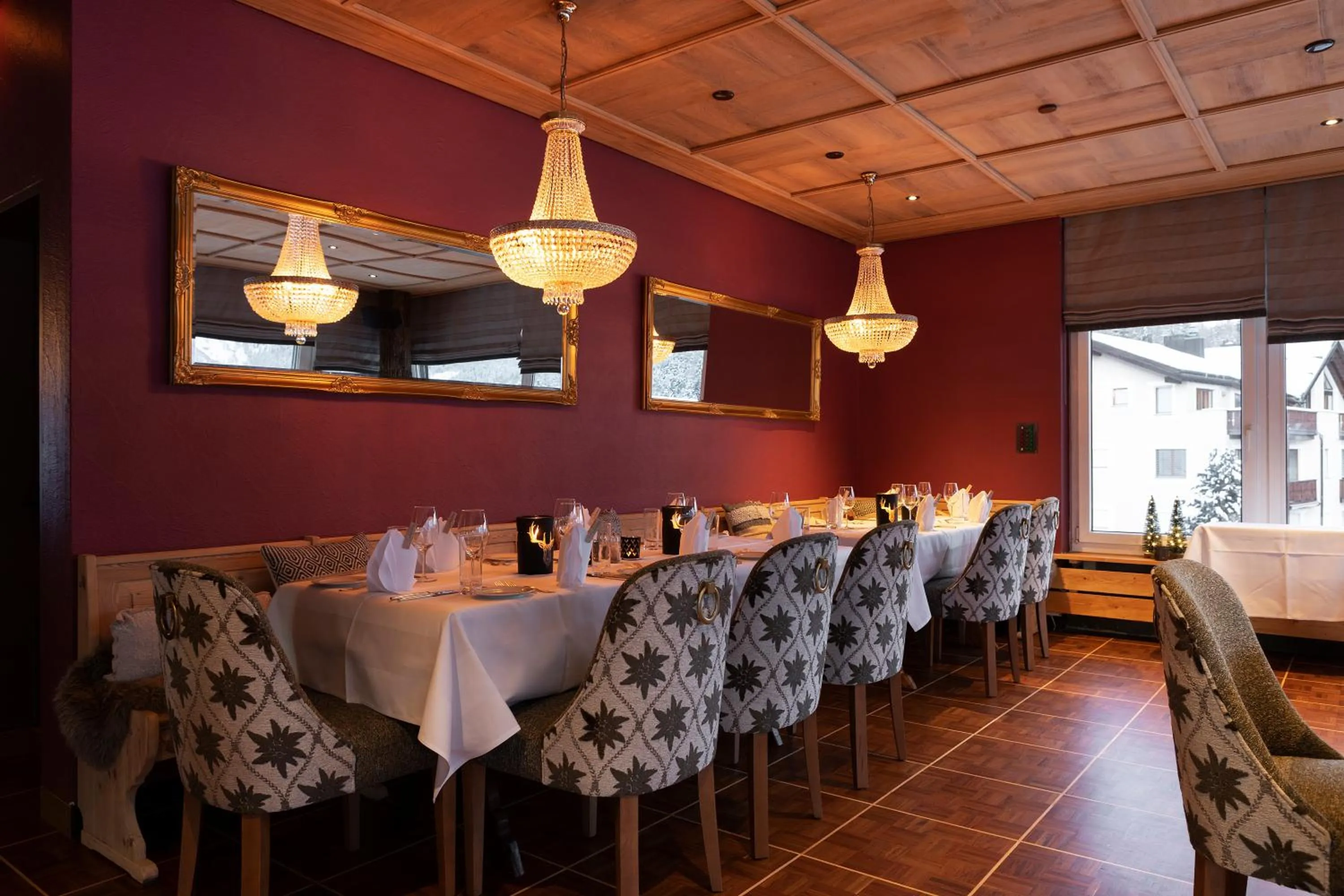 Restaurant/places to eat in Hotel Europa Suites St Moritz
