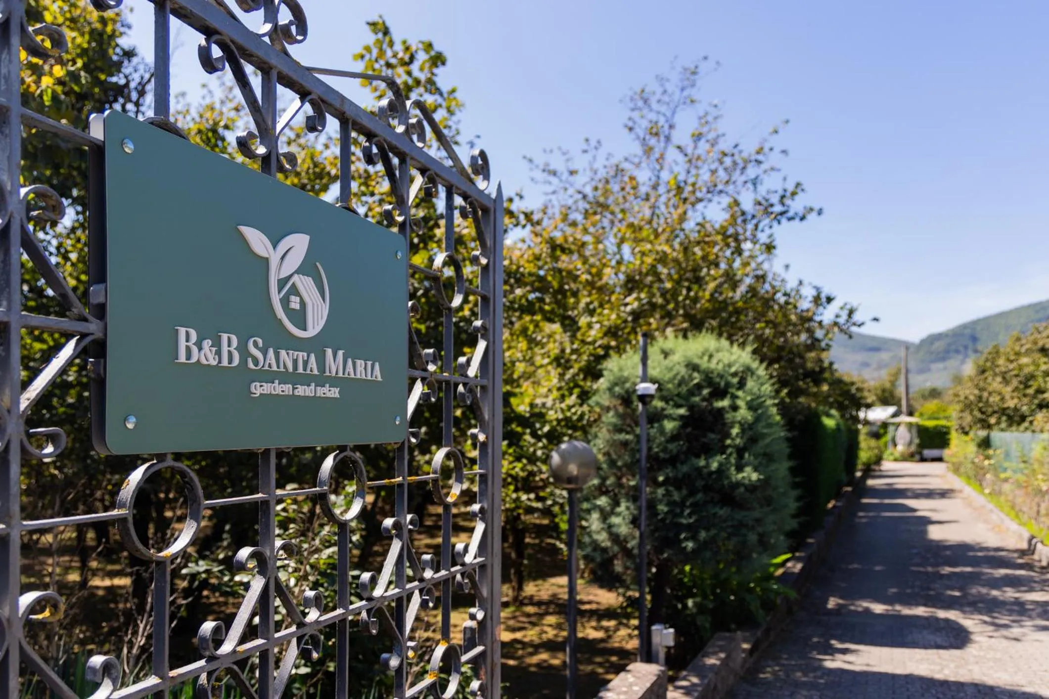 Facade/entrance in Santa Maria Apartments