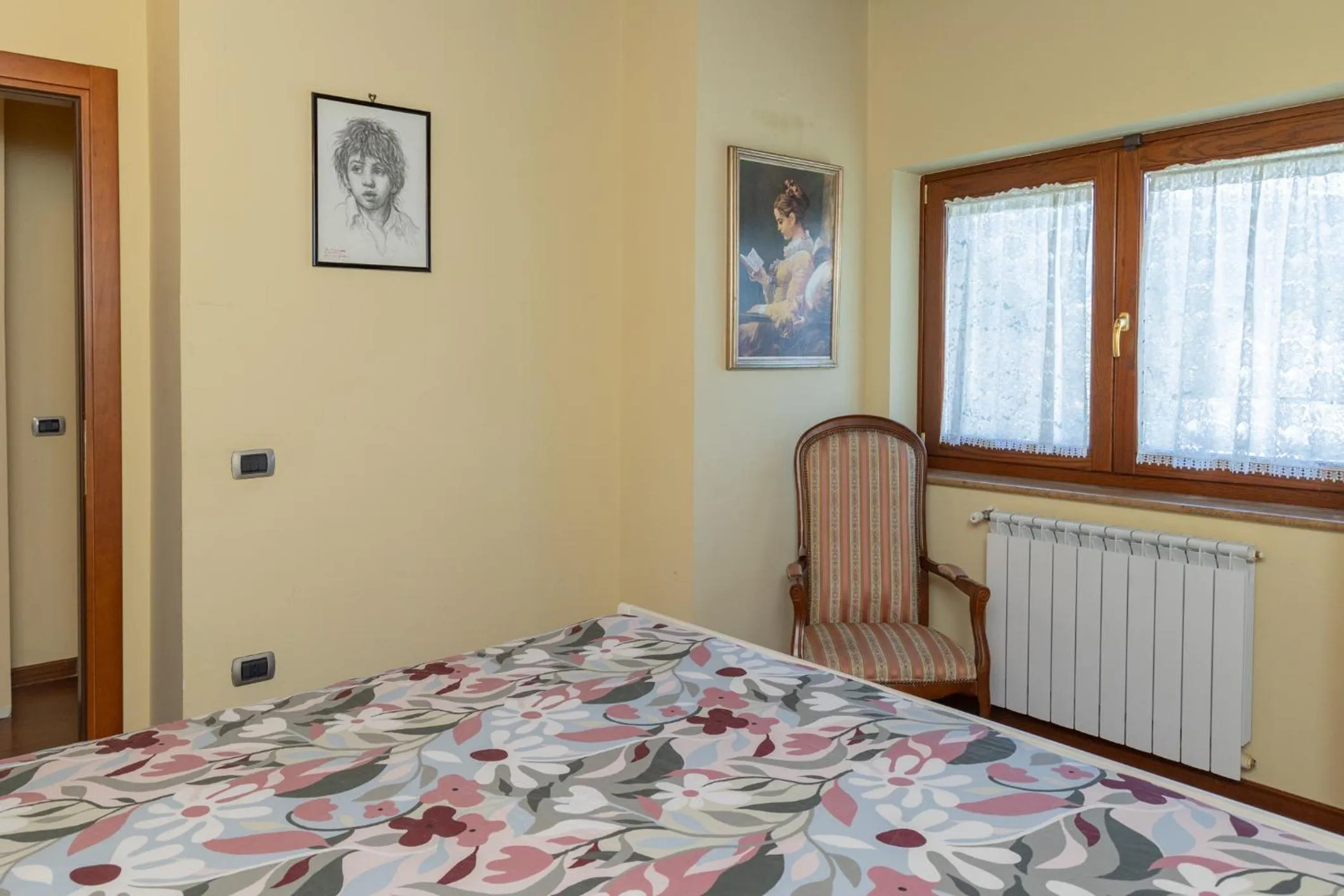 Bedroom, Bed in Santa Maria Apartments