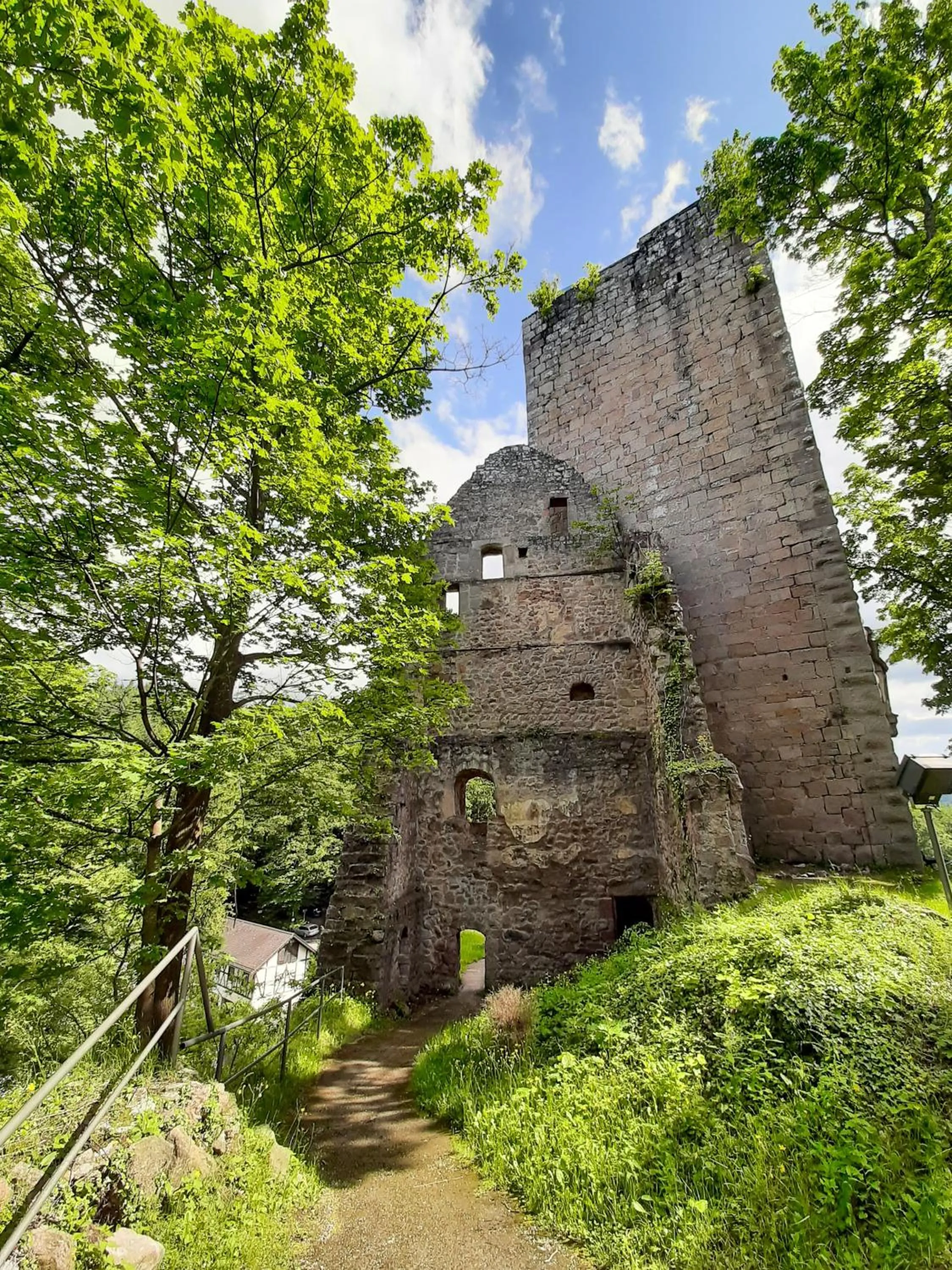 Nearby landmark in Burg Windeck ***S