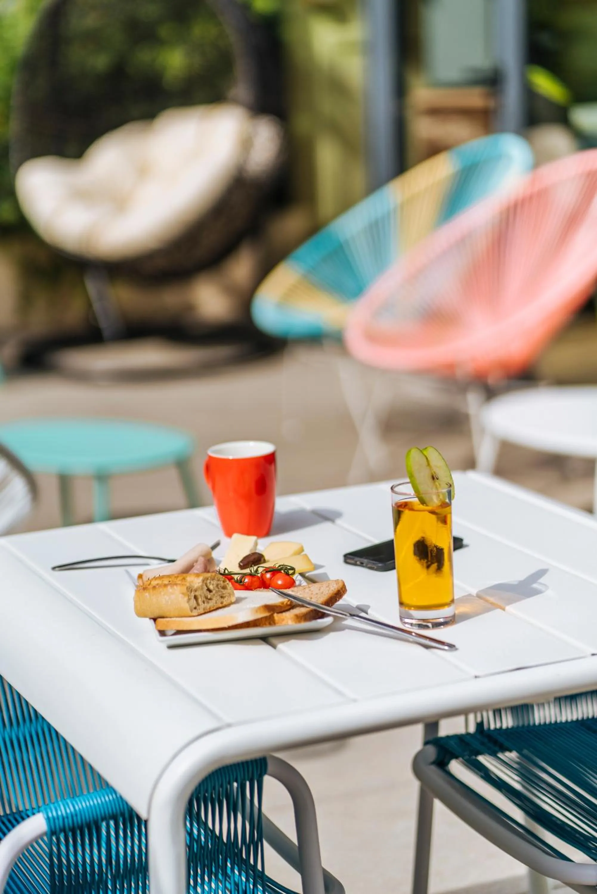 Patio in ibis Styles Nice Aéroport Arenas