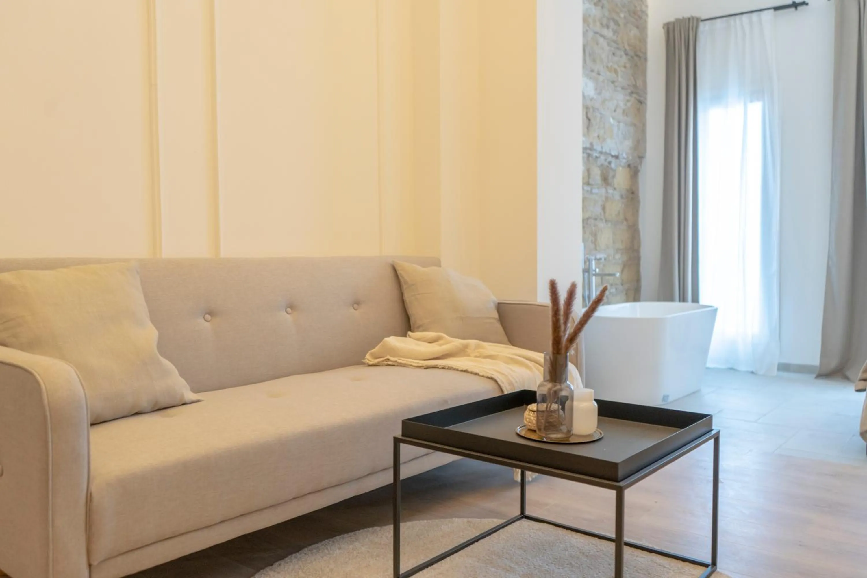 Living room in Suites Alfonso X